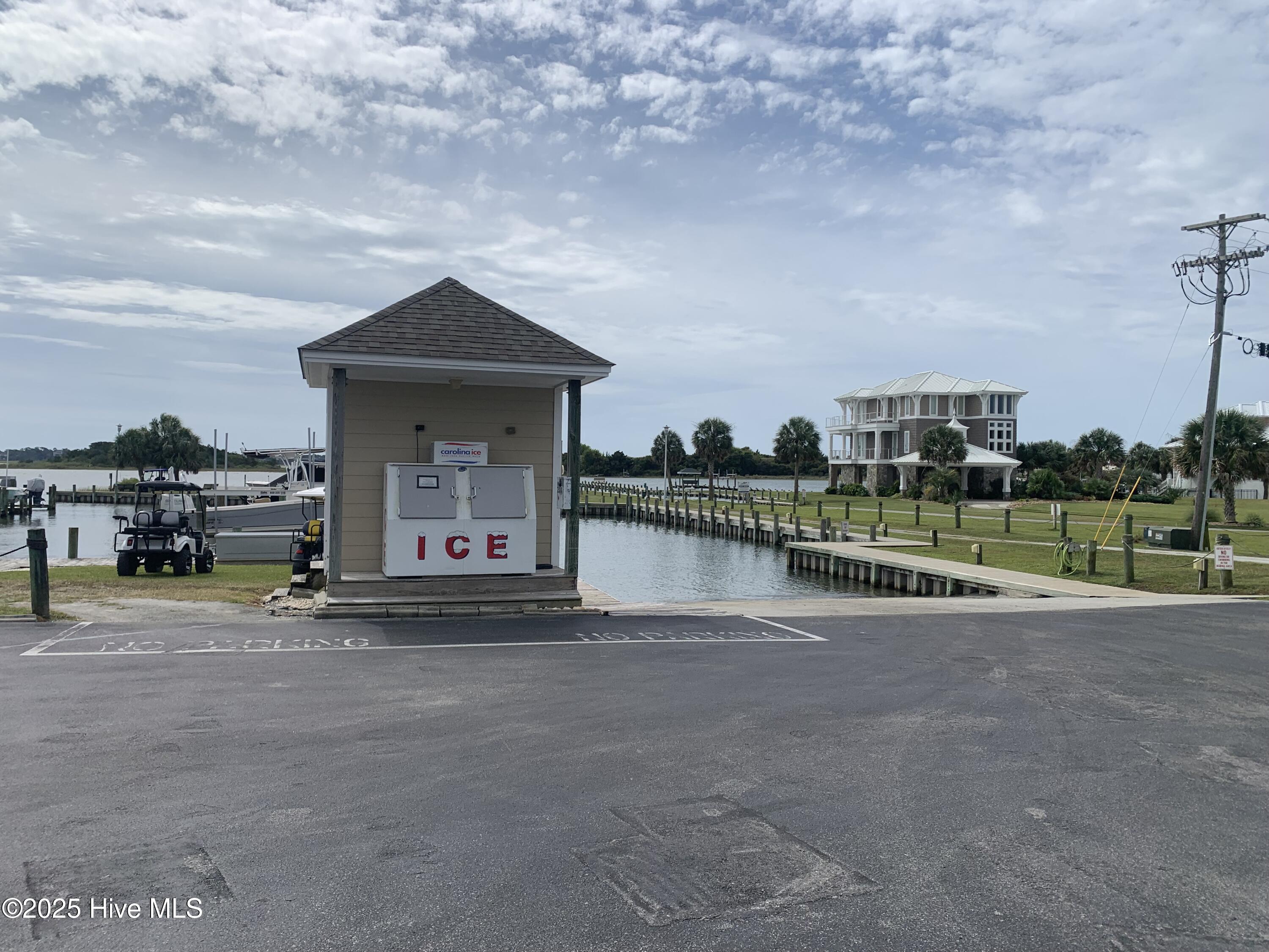 650 Cedar Point Boulevard UNIT C 31, Cedar Point, NC, 28584