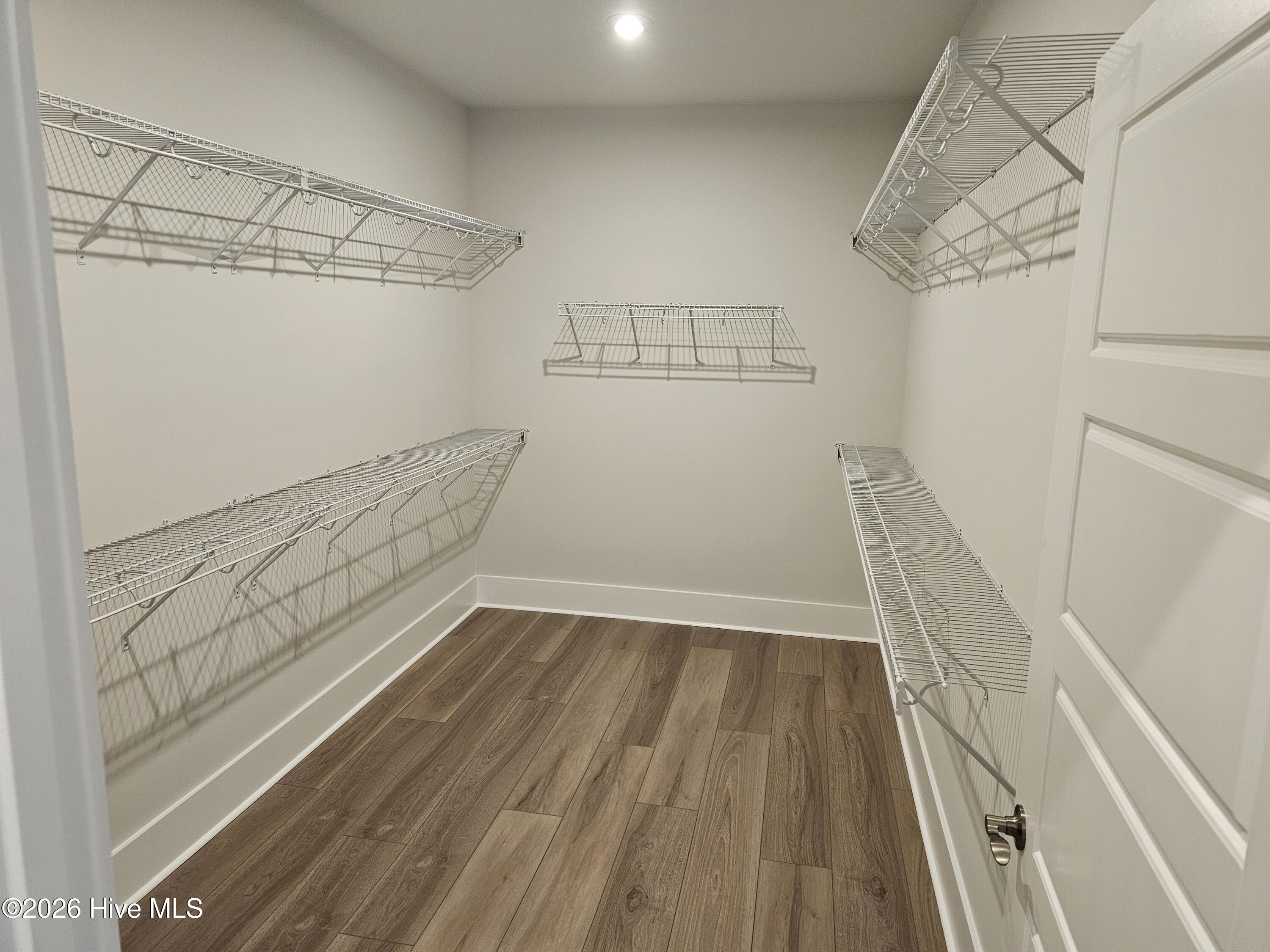 100544380 | Photo 15