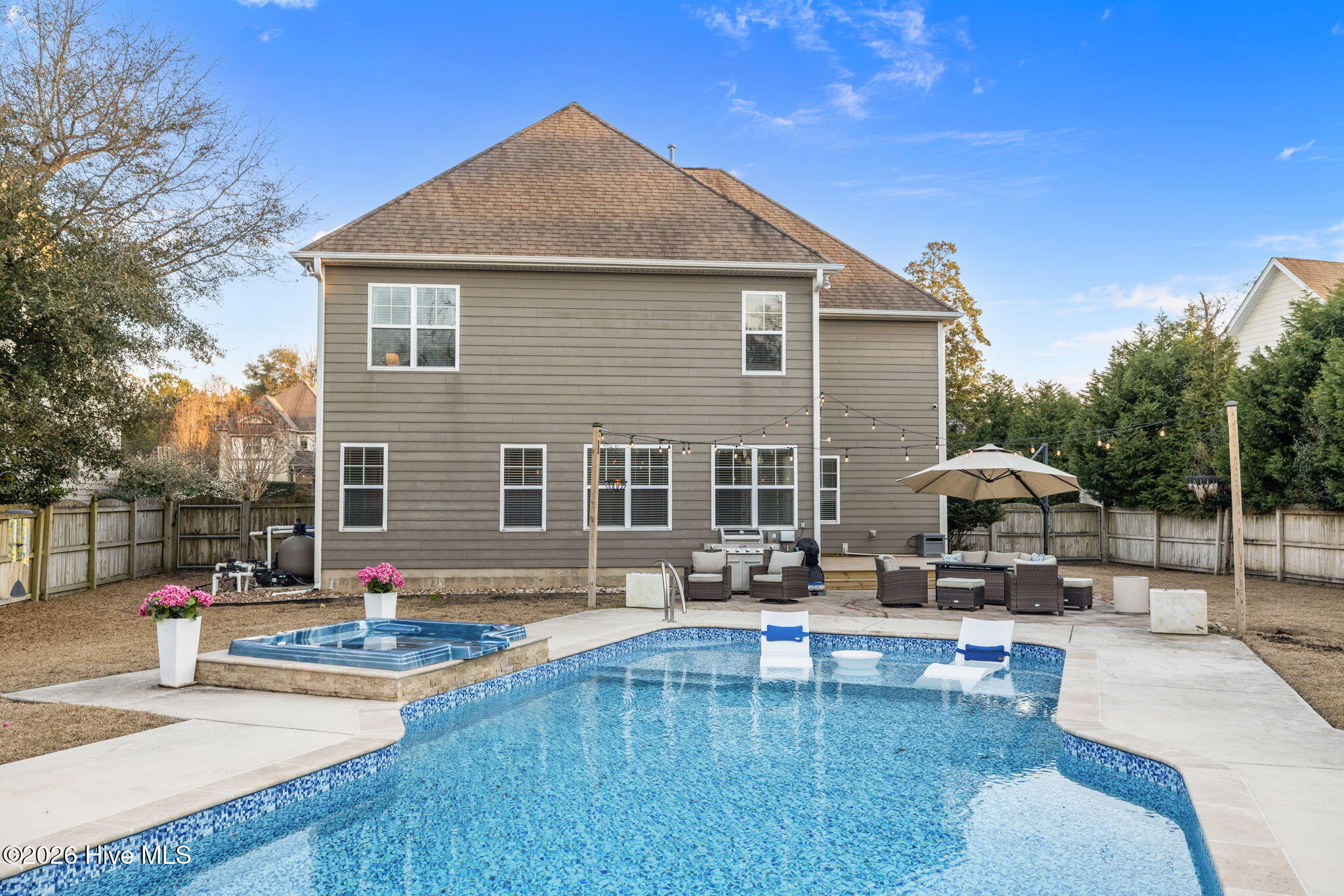 100554627 | Photo 48