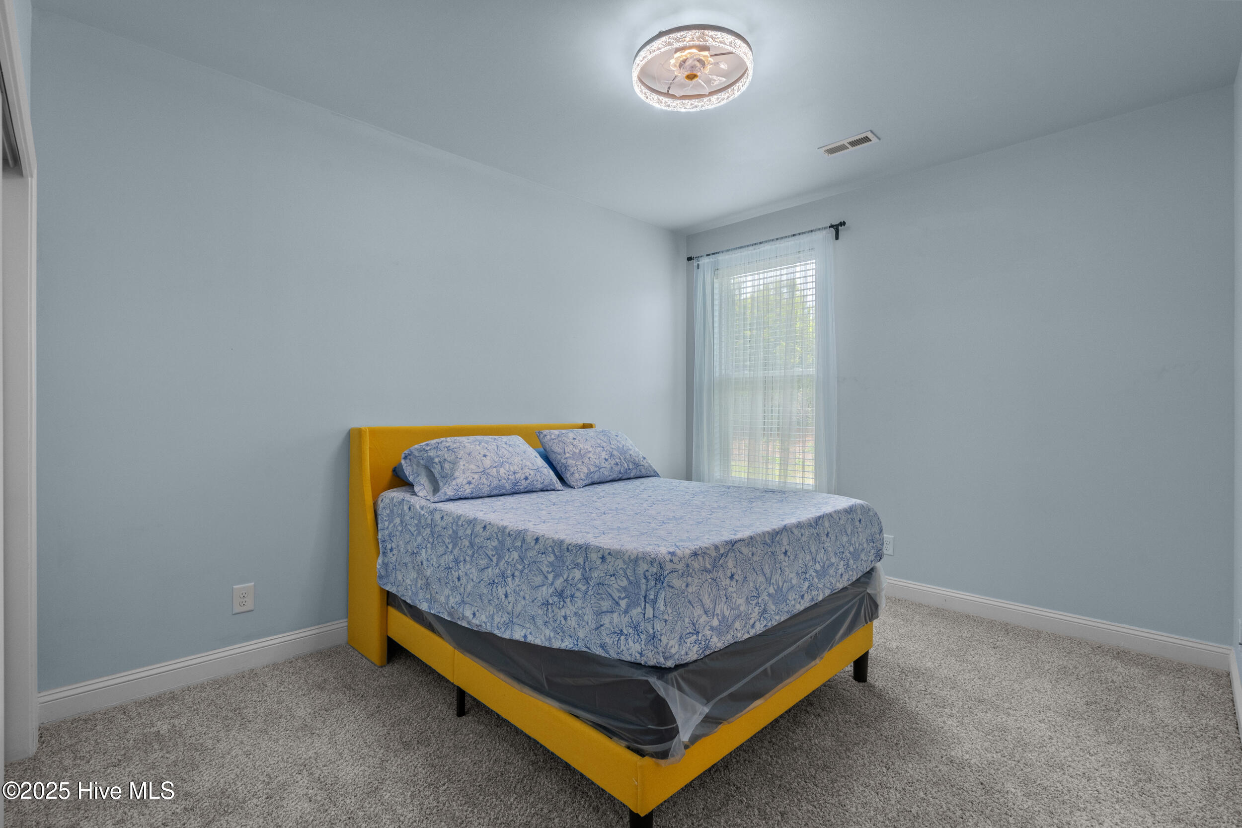 100527914 | Photo 23