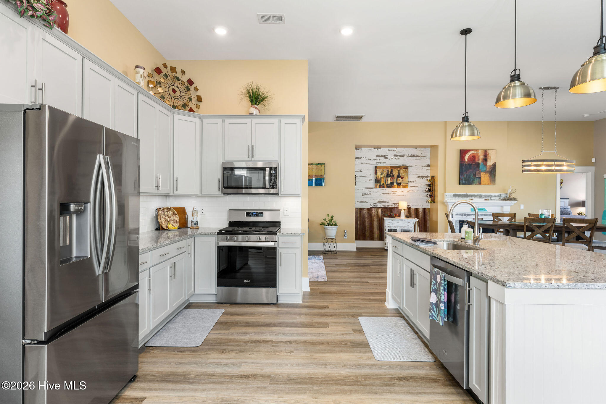 100554003 | Photo 27