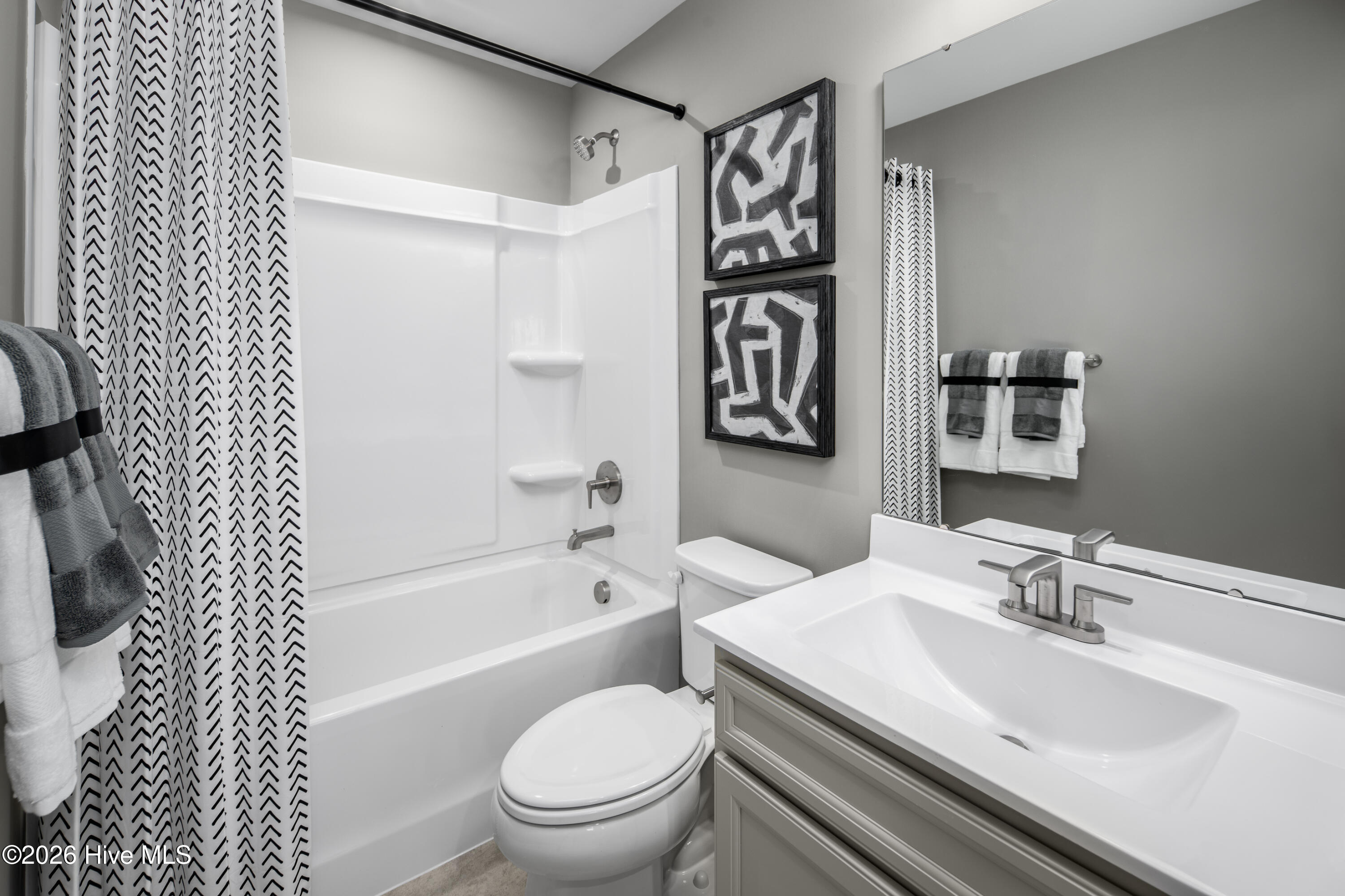 100566329 | Photo 12