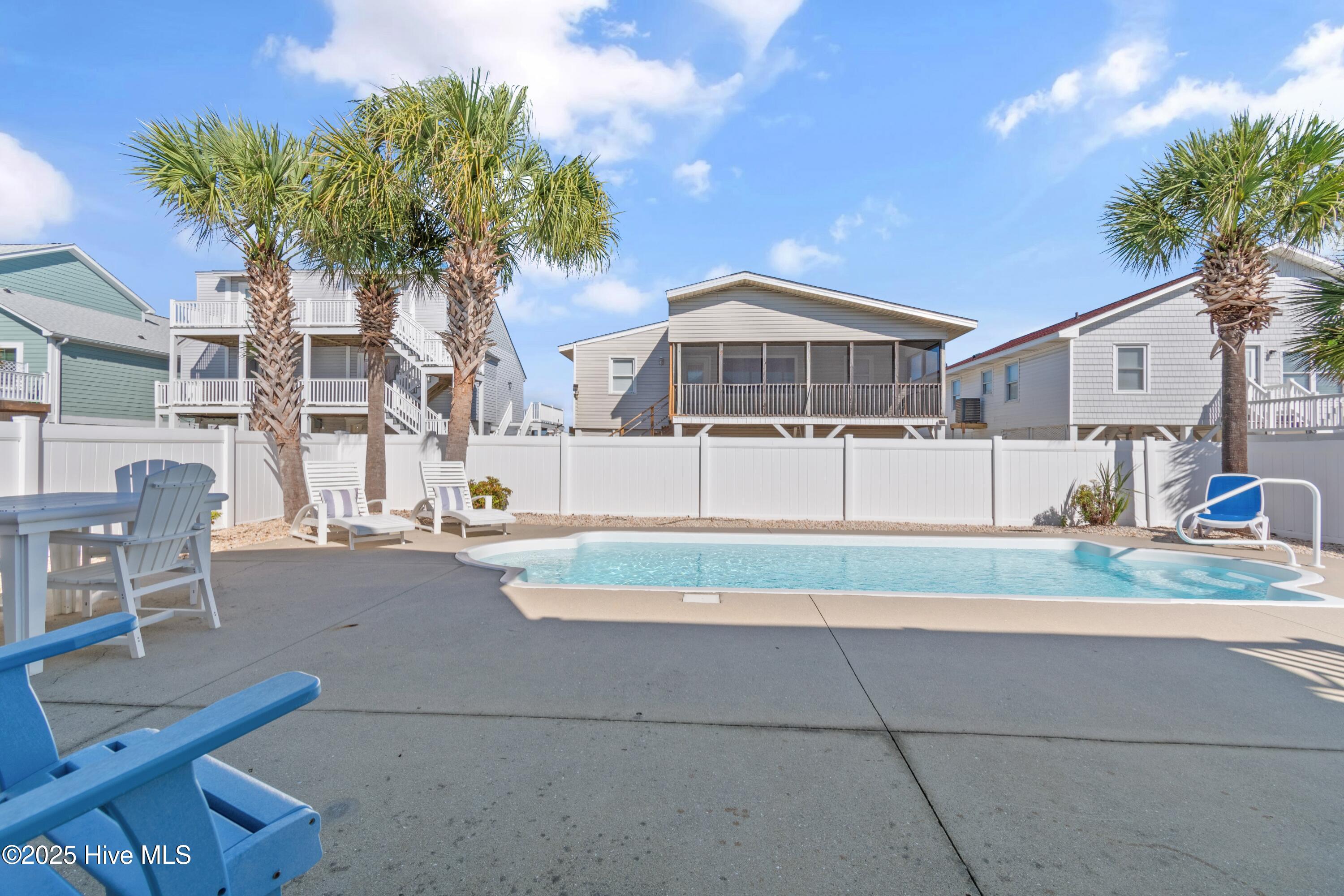 100535227 | Photo 42