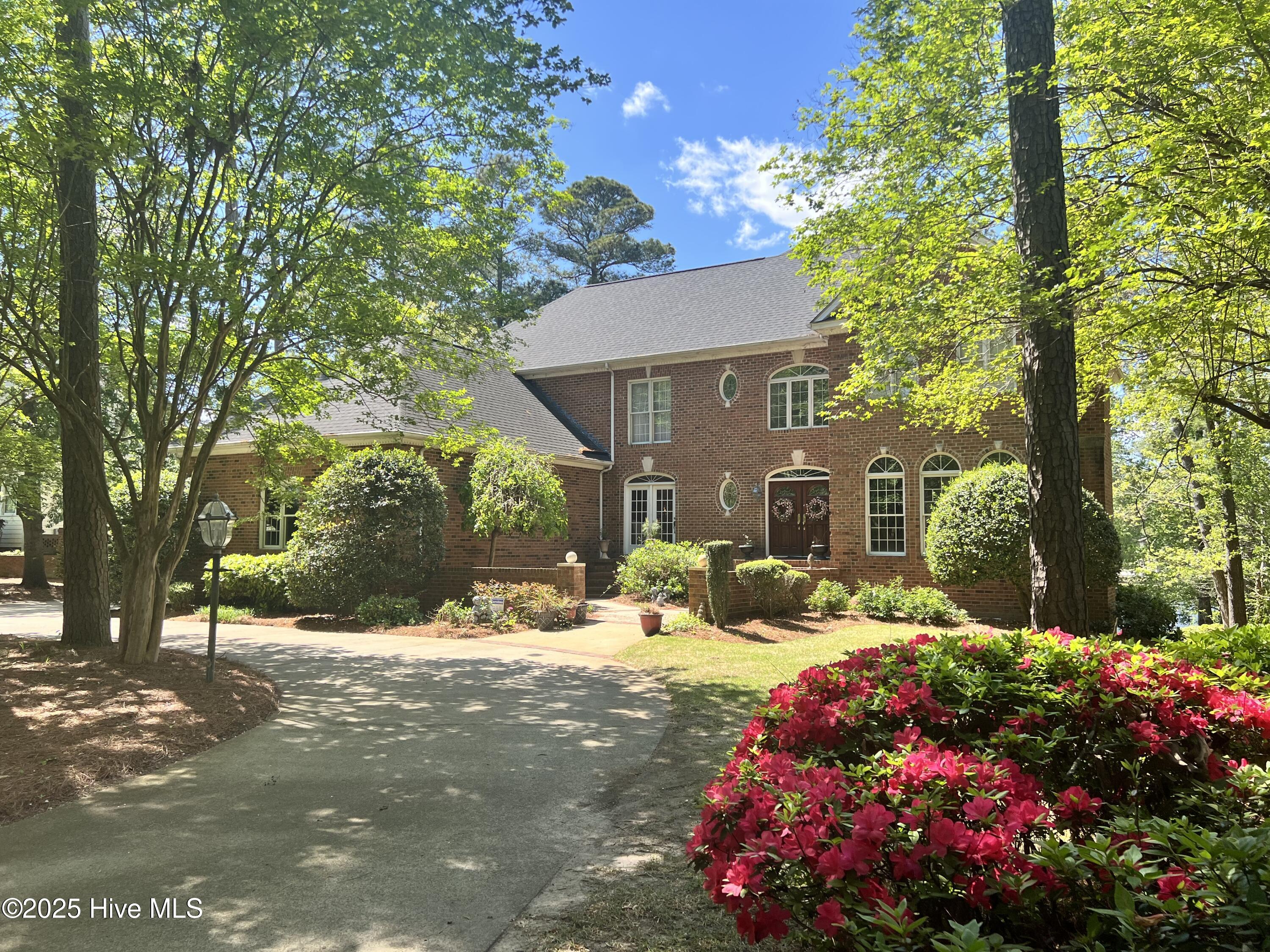 421 Dogwood, Goldsboro, North Carolina, 5 Bedrooms Bedrooms, 11 Rooms Rooms,6 BathroomsBathrooms,Single family residence,For sale,Dogwood,100560618