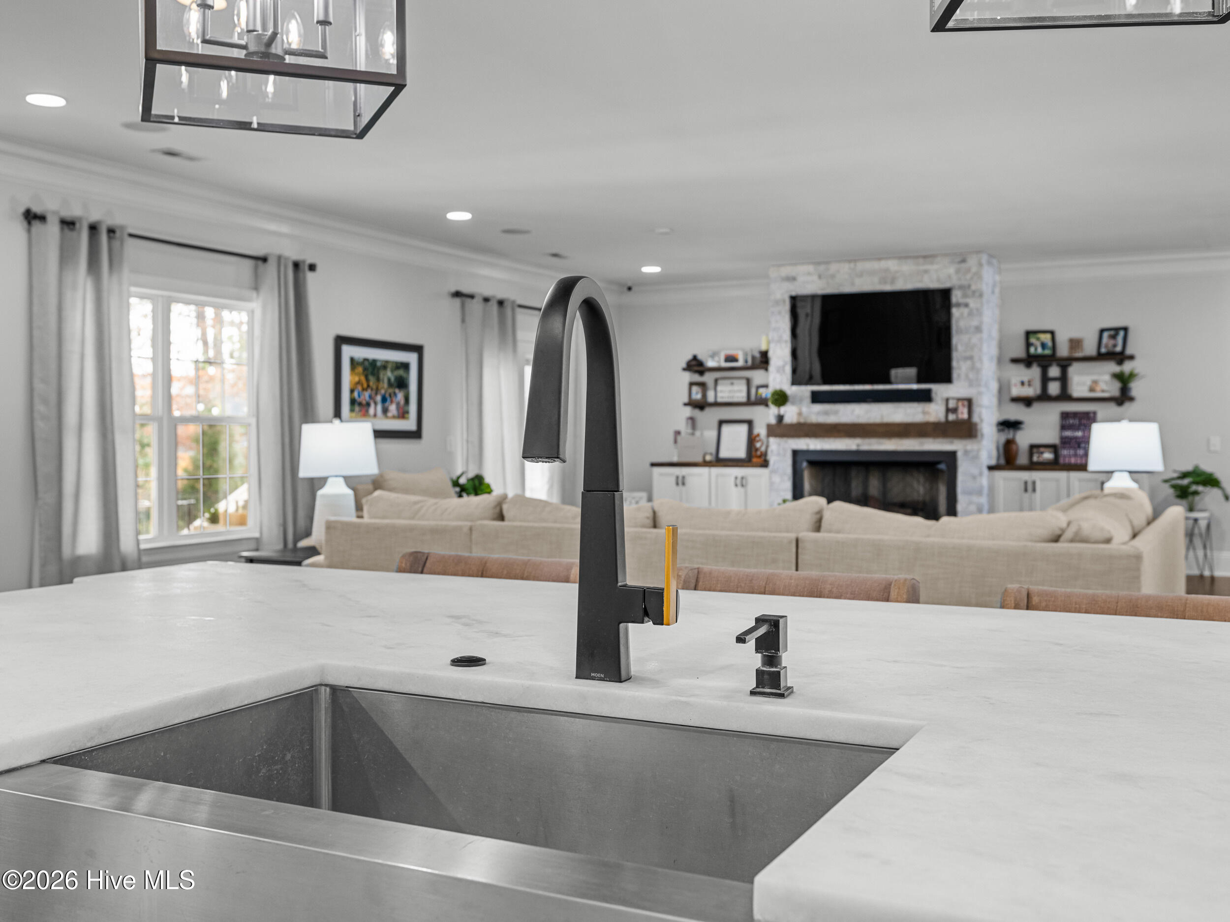 100557590 | Photo 30