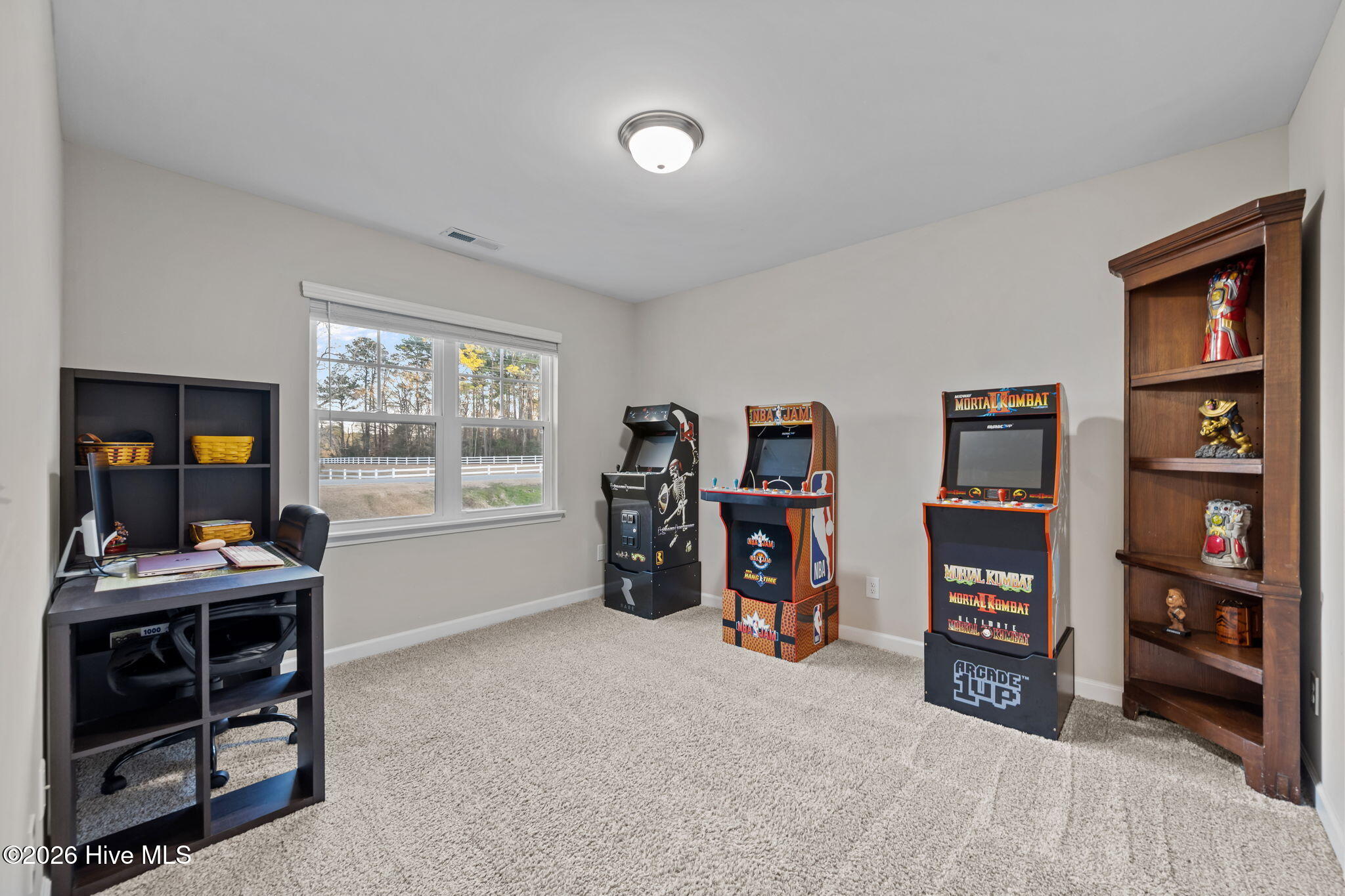 100548485 | Photo 25