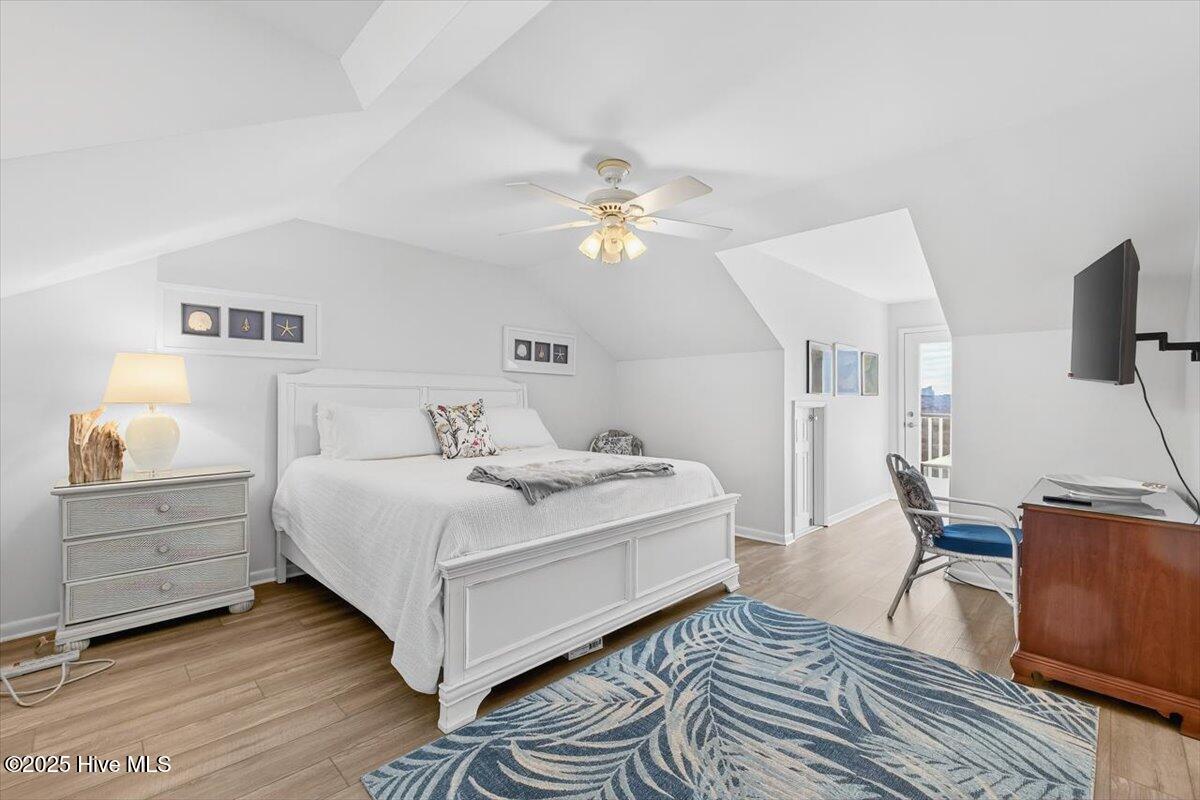 100542935 | Photo 25