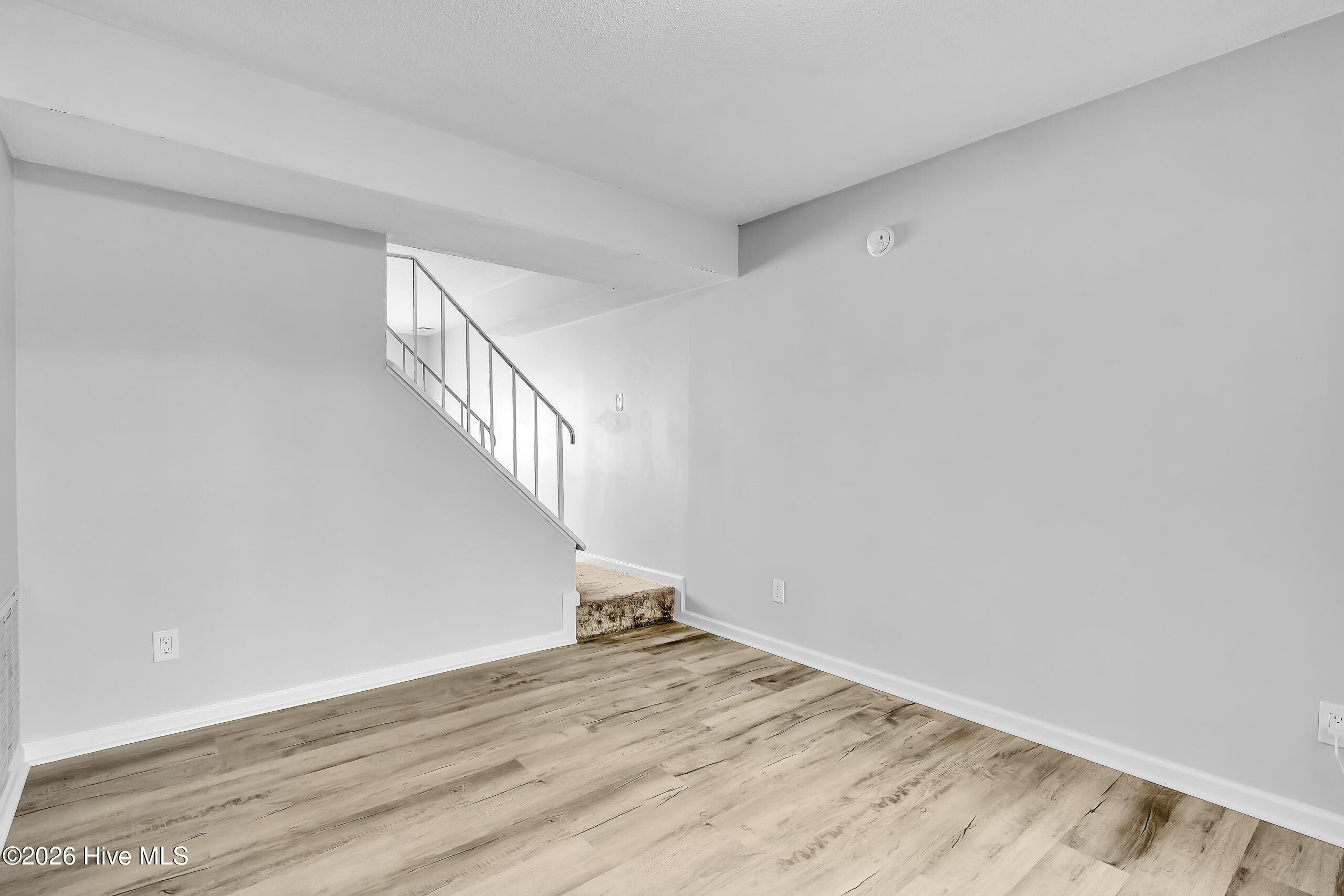 100549953 | Photo 12