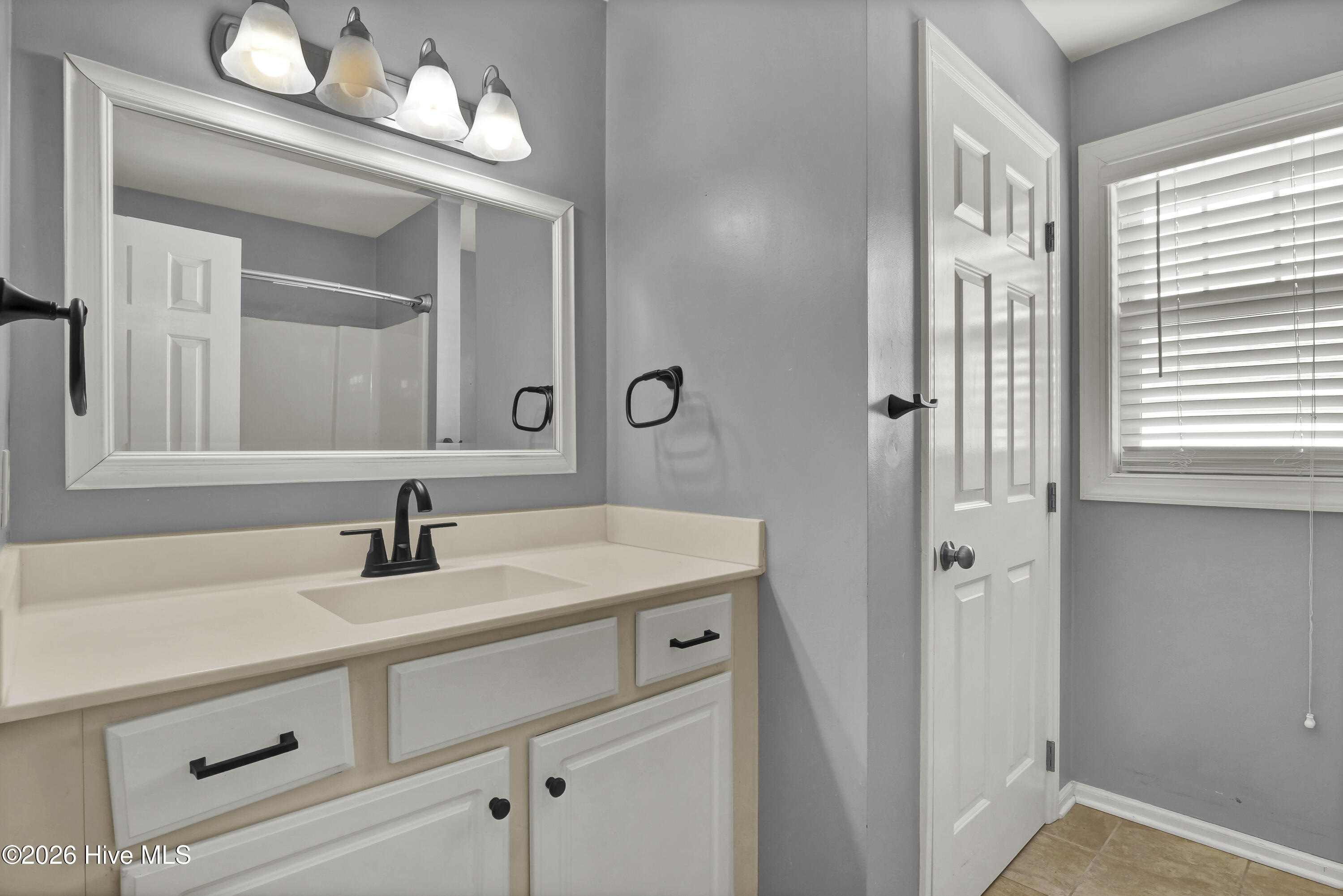 100551025 | Photo 28