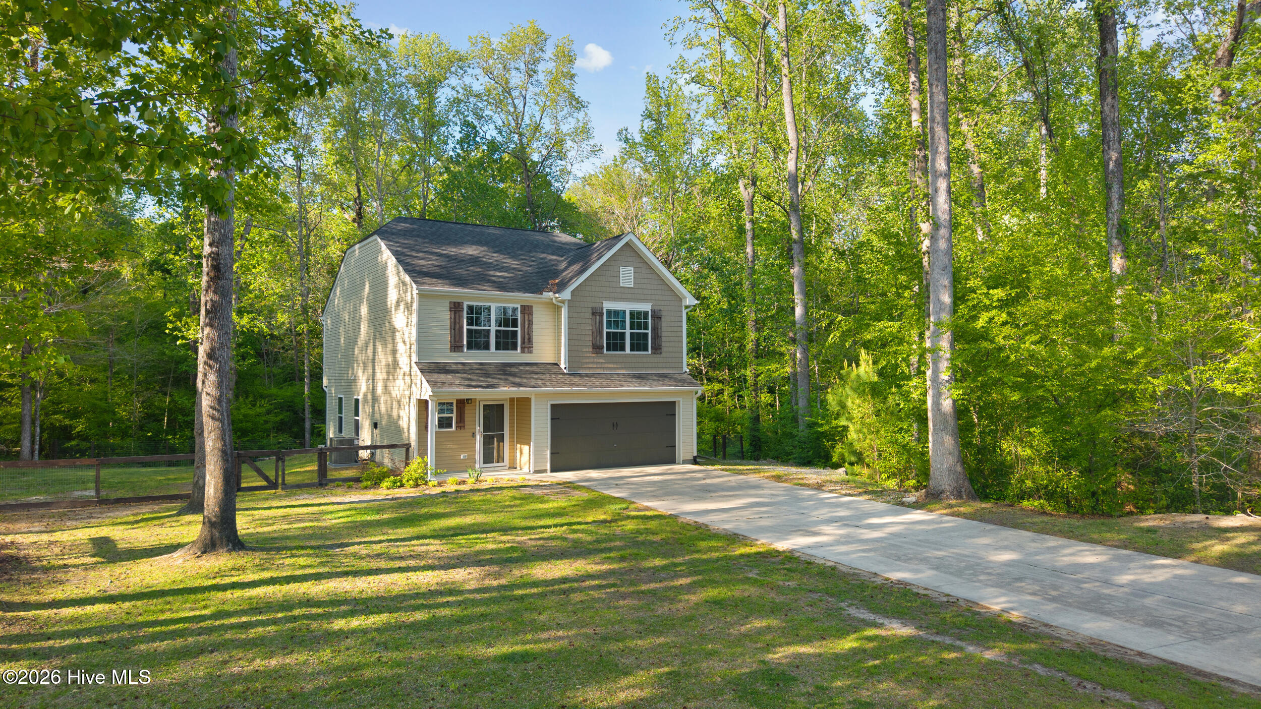 100567487 | Photo 38