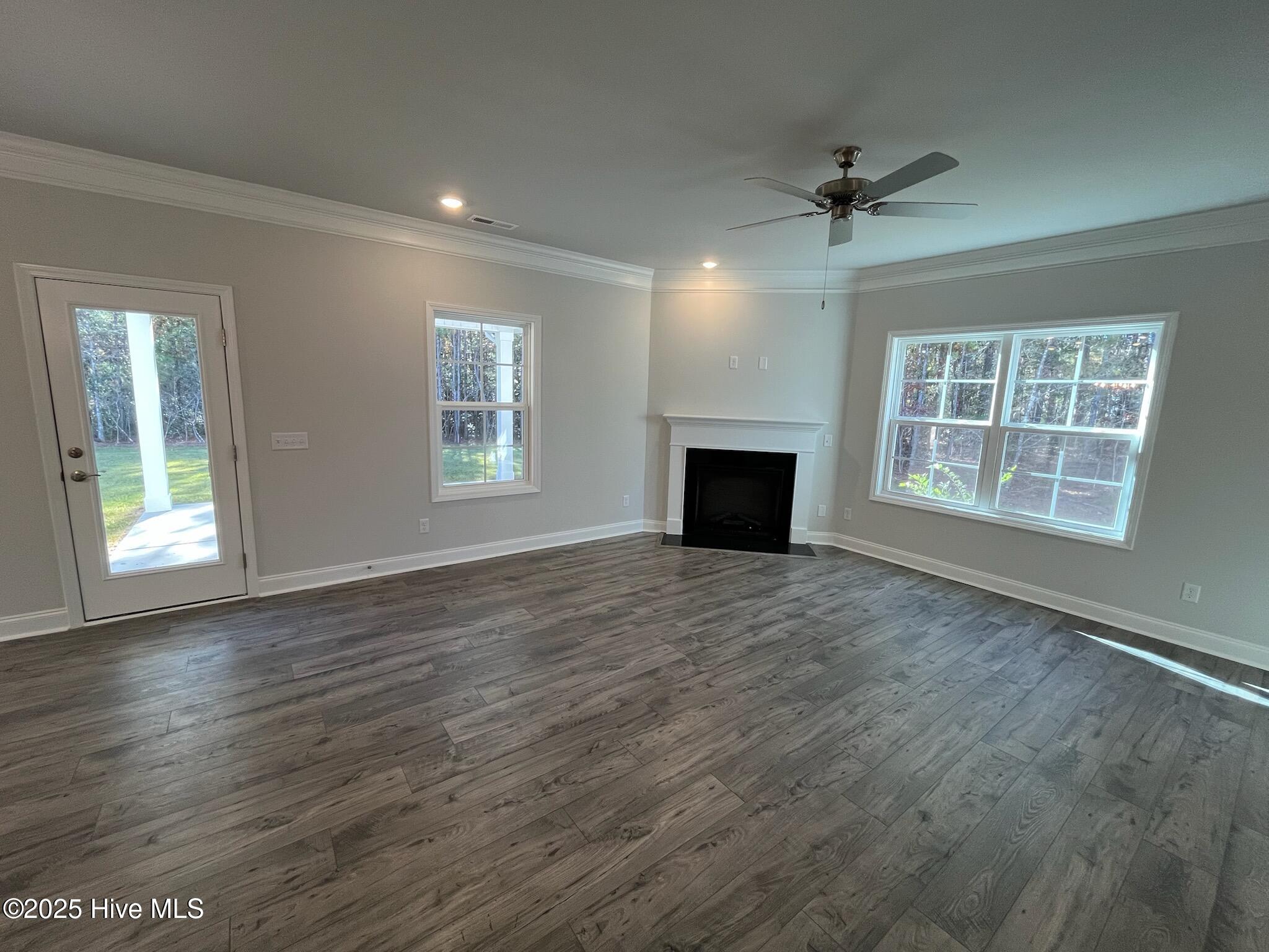 100420321 | Photo 12