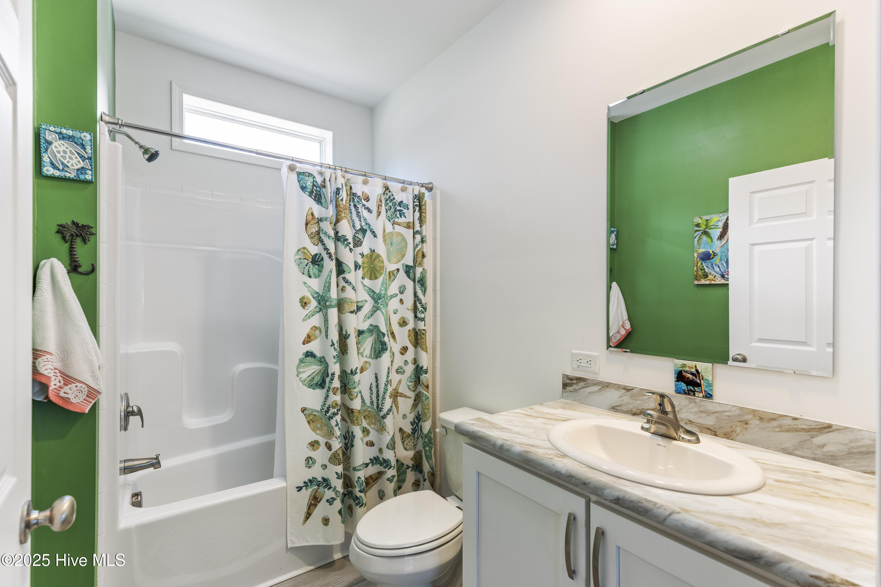 100531794 | Photo 30