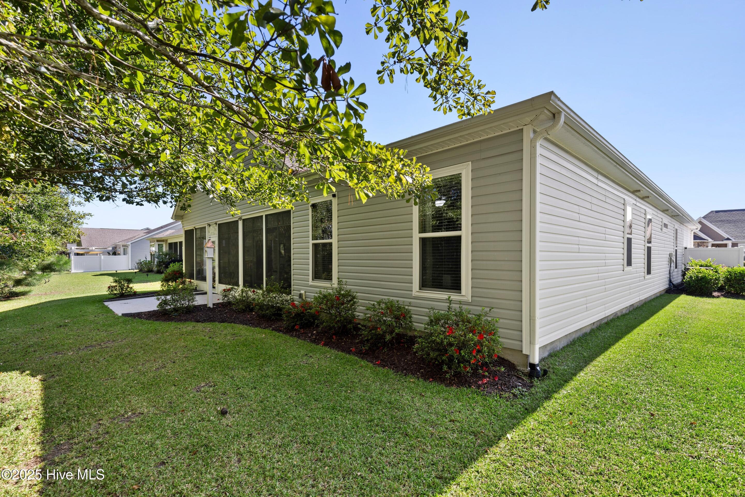 100529206 | Photo 39