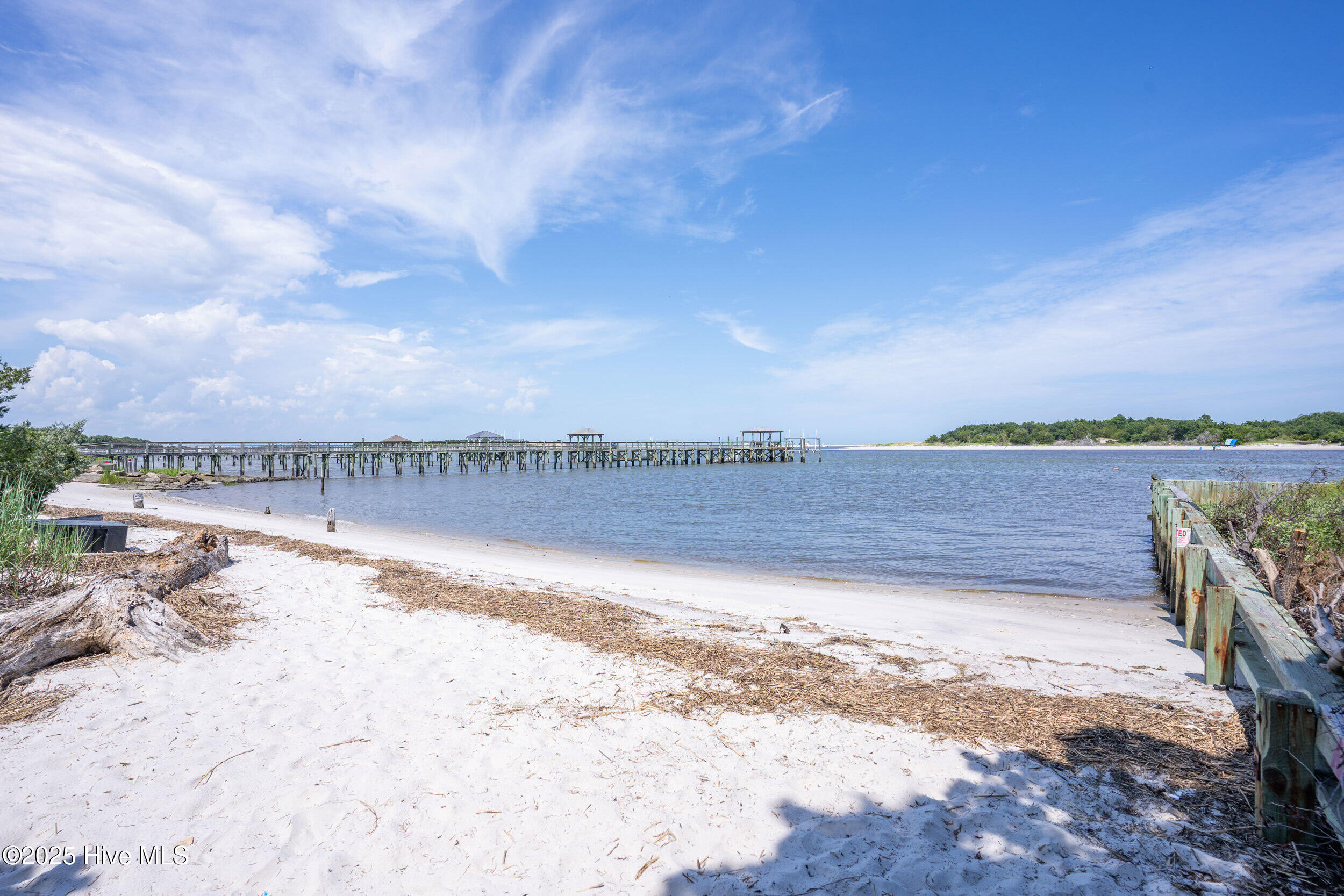 100518046 | Photo 16