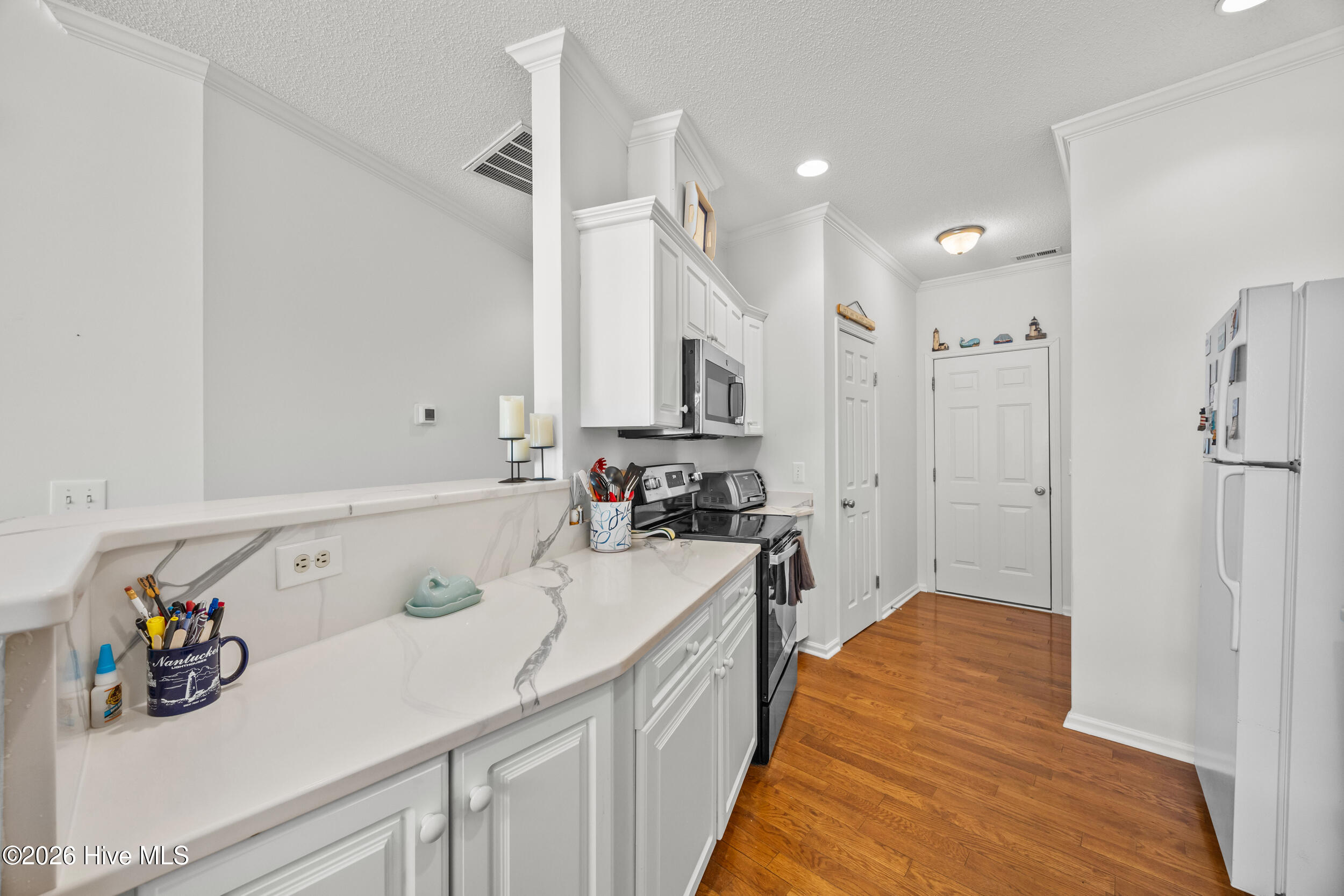 100559872 | Photo 16