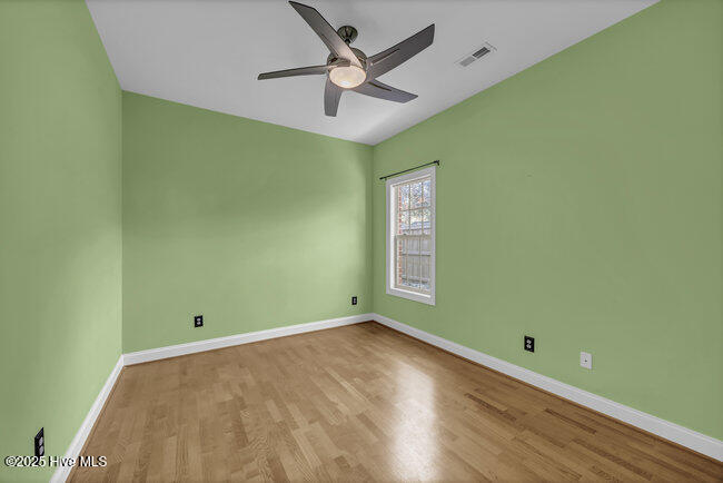 100542118 | Photo 12