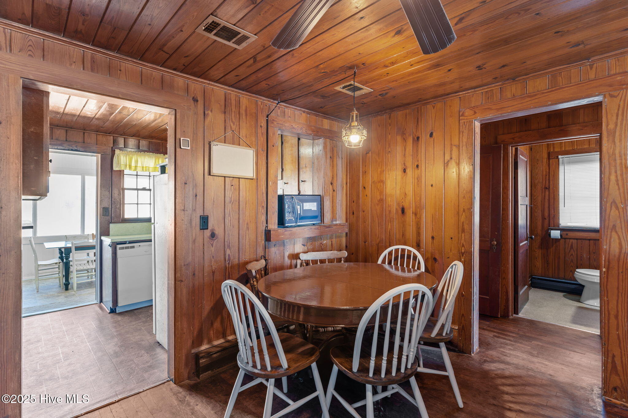 100539886 | Photo 11