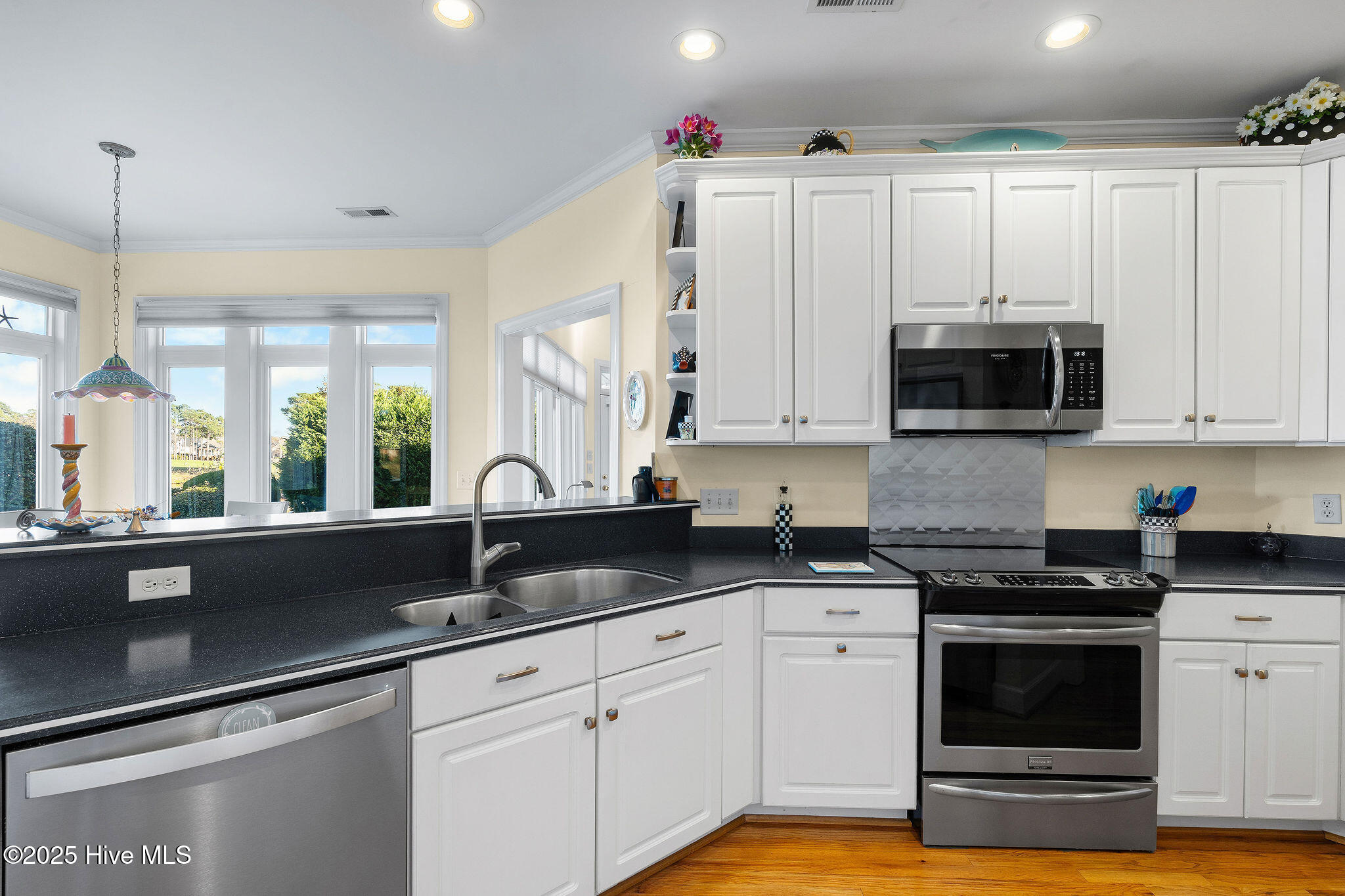 100543400 | Photo 22