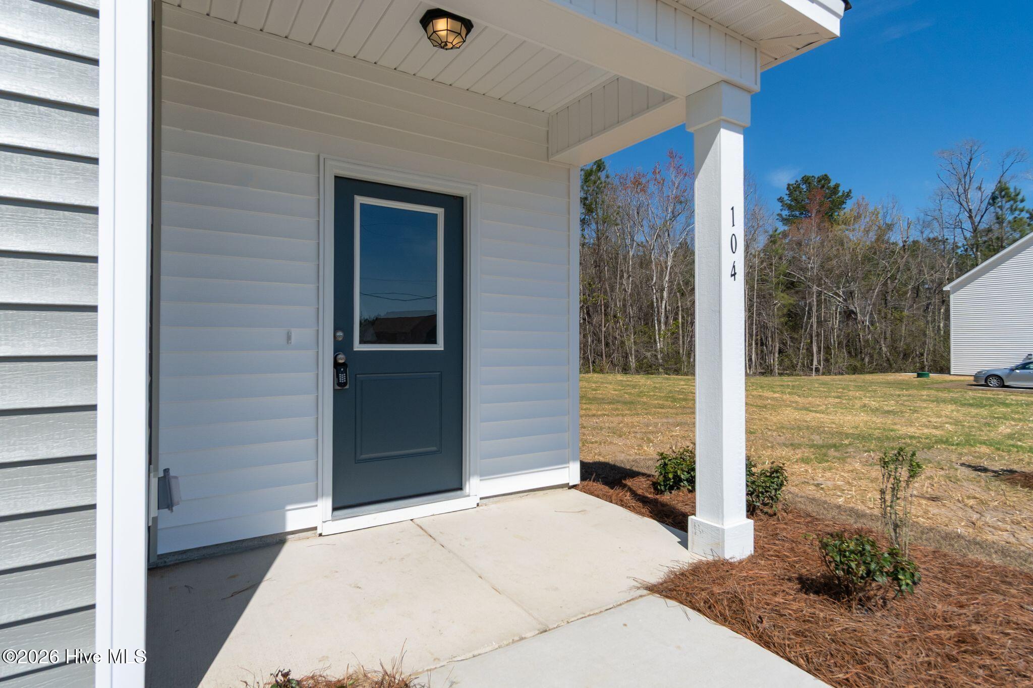 104 Palo Alto Park Drive, Maysville, NC 28555 – photo 5: Front Entrance