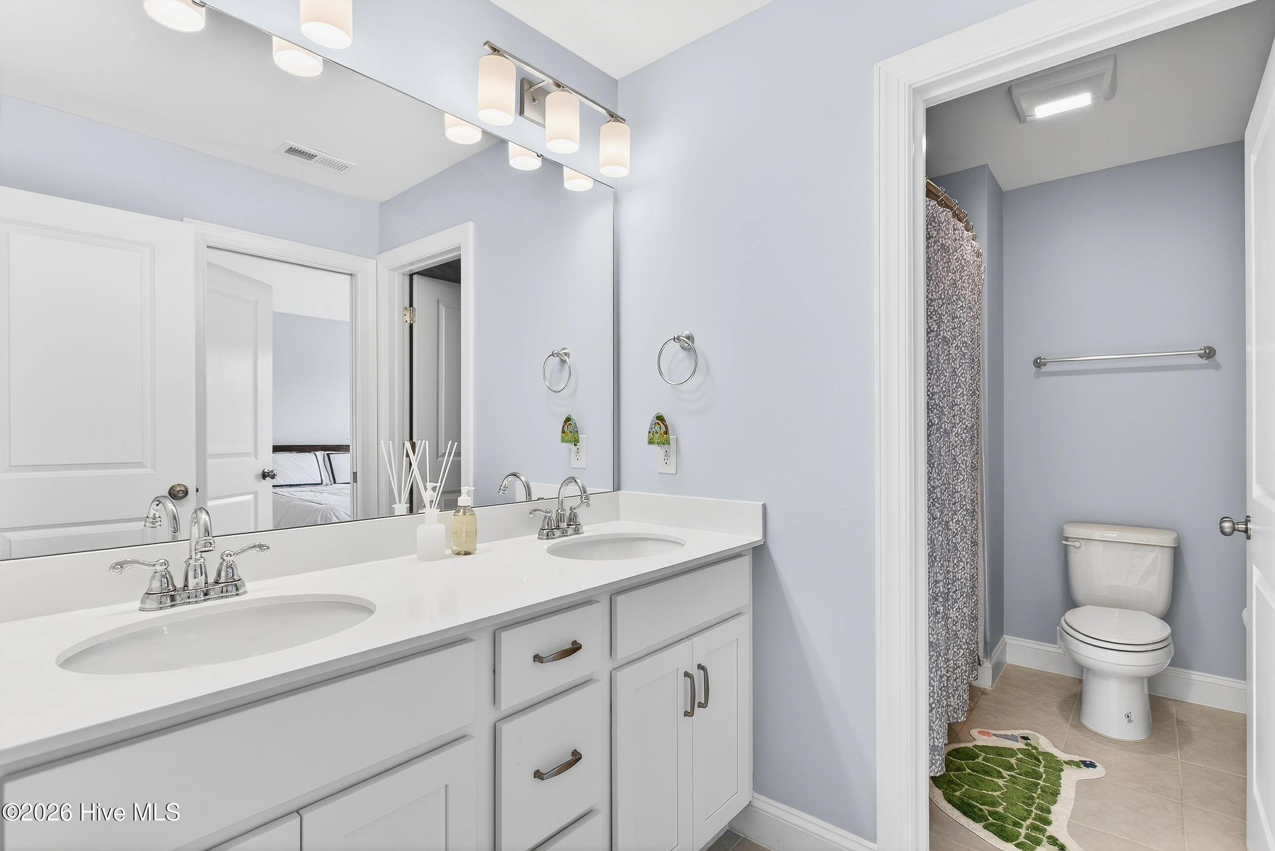 100563348 | Photo 37