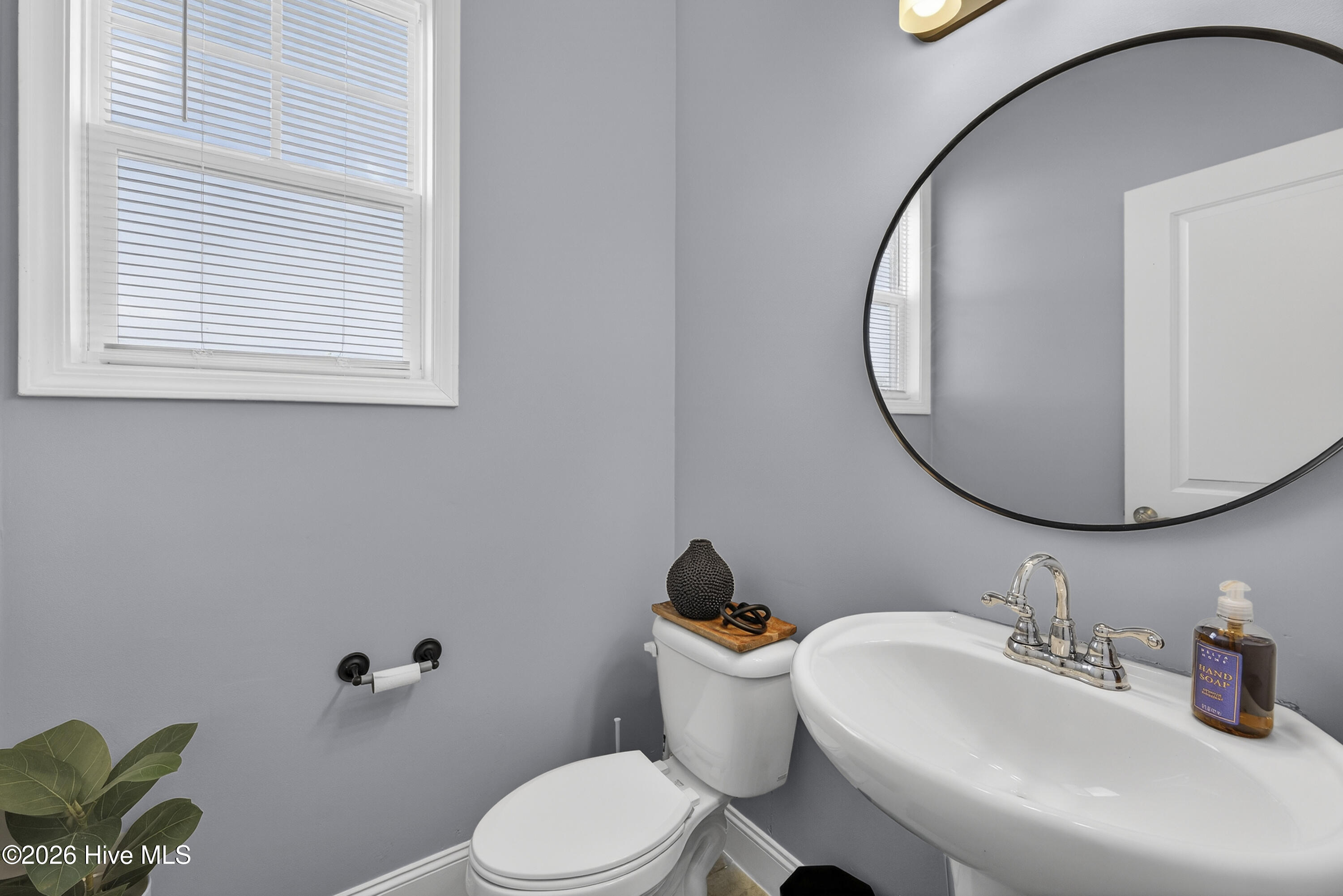 100563705 | Photo 14