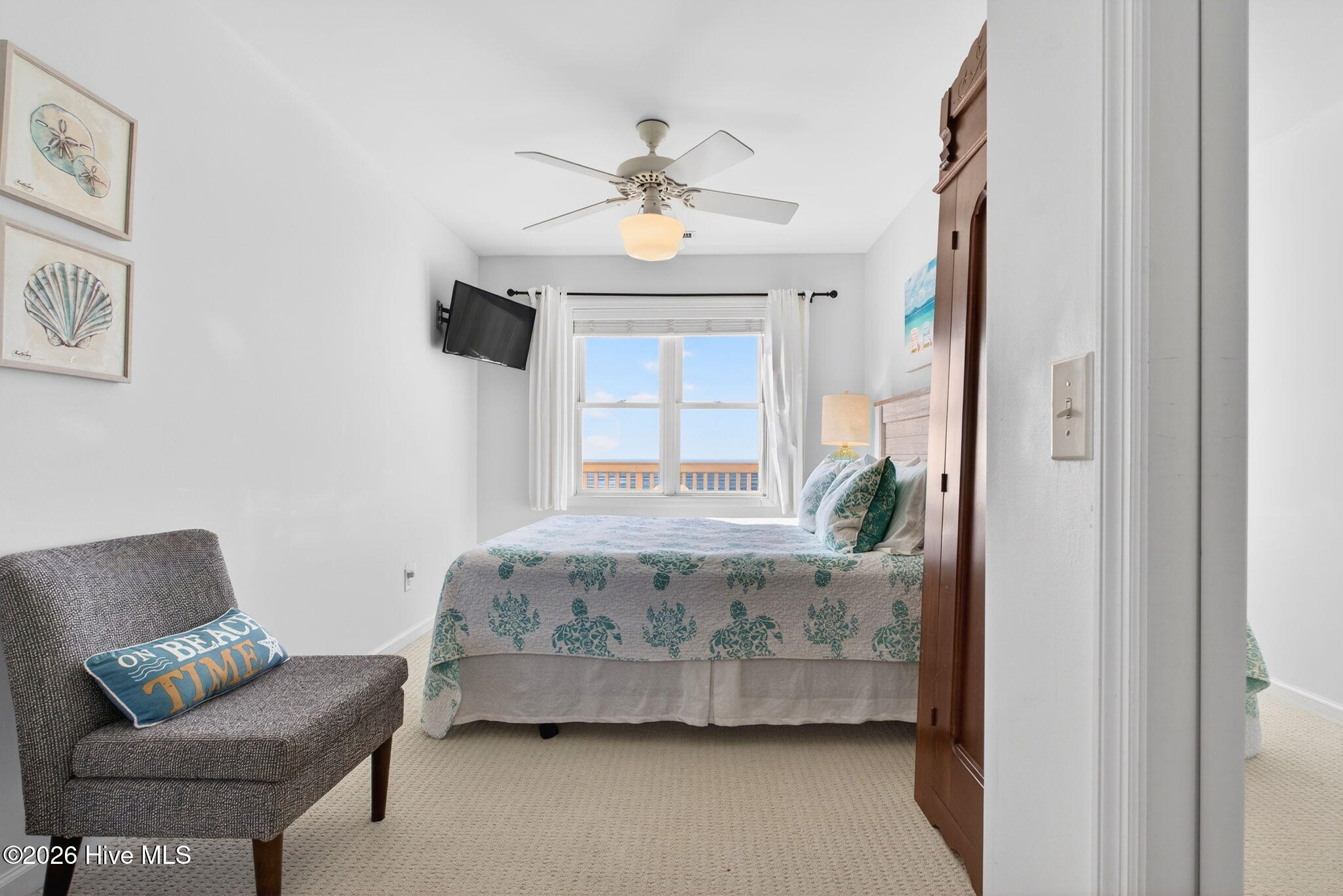 100558520 | Photo 26