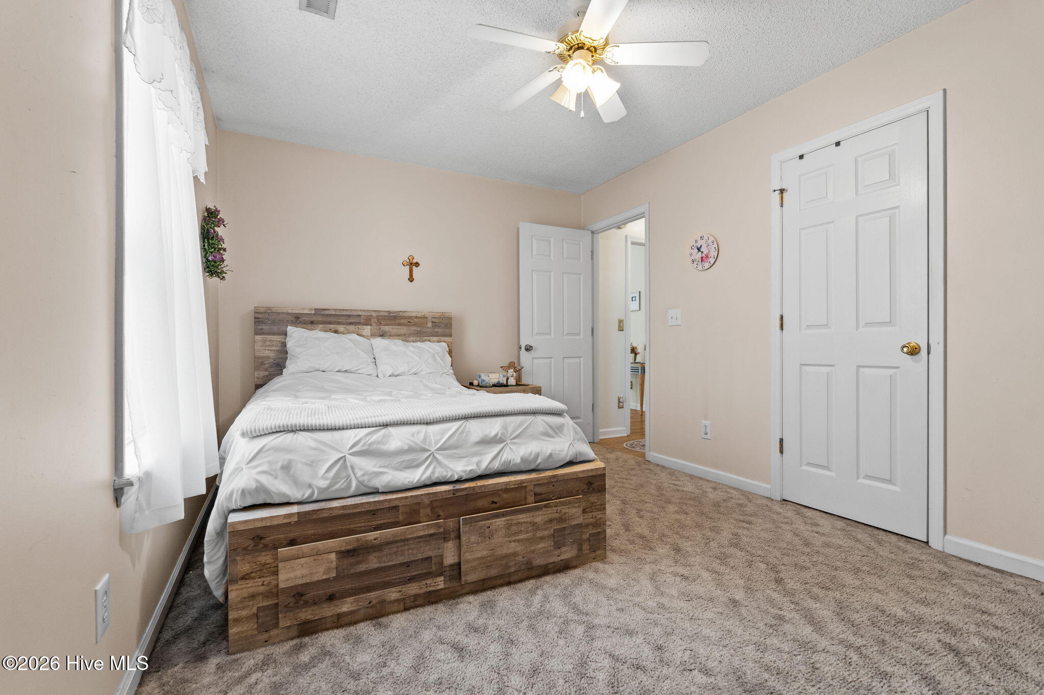 100561527 | Photo 19