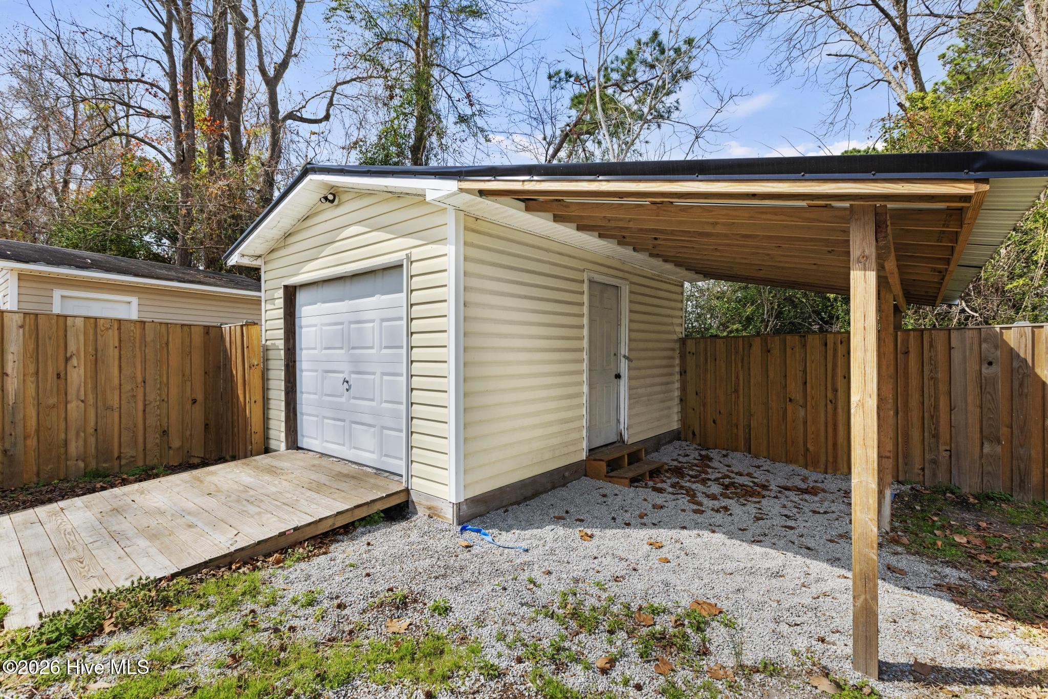 100558586 | Photo 34