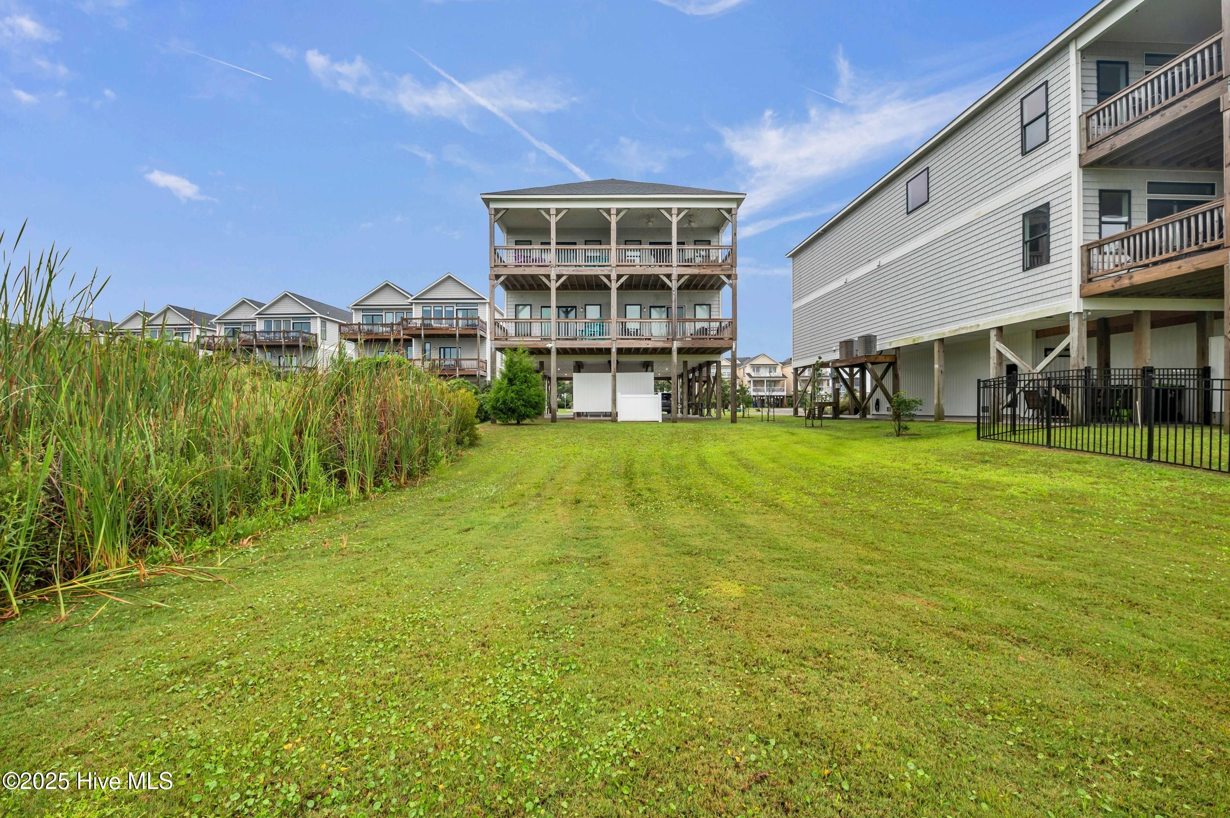 100524088 | Photo 33