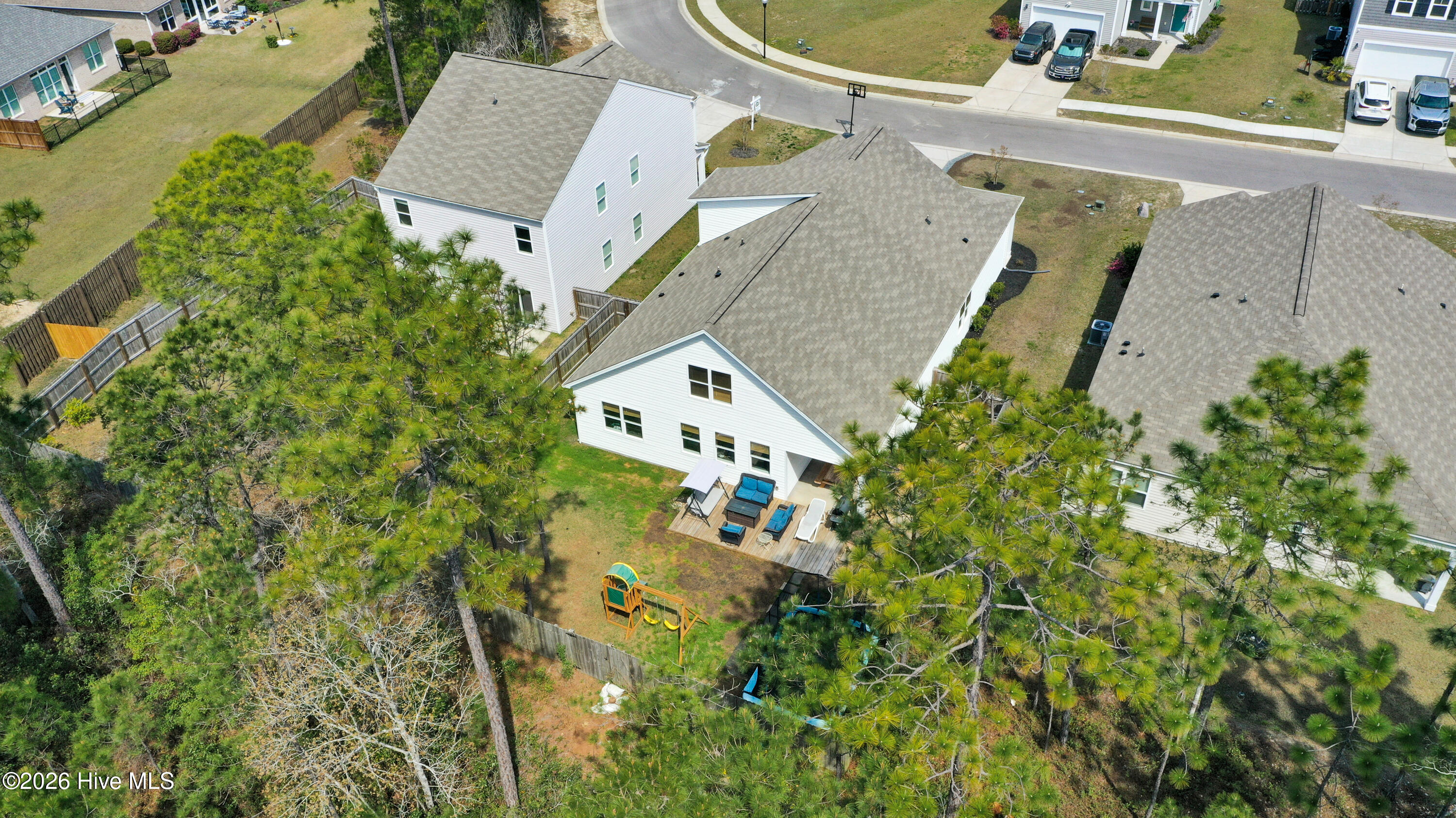 100563404 | Photo 35