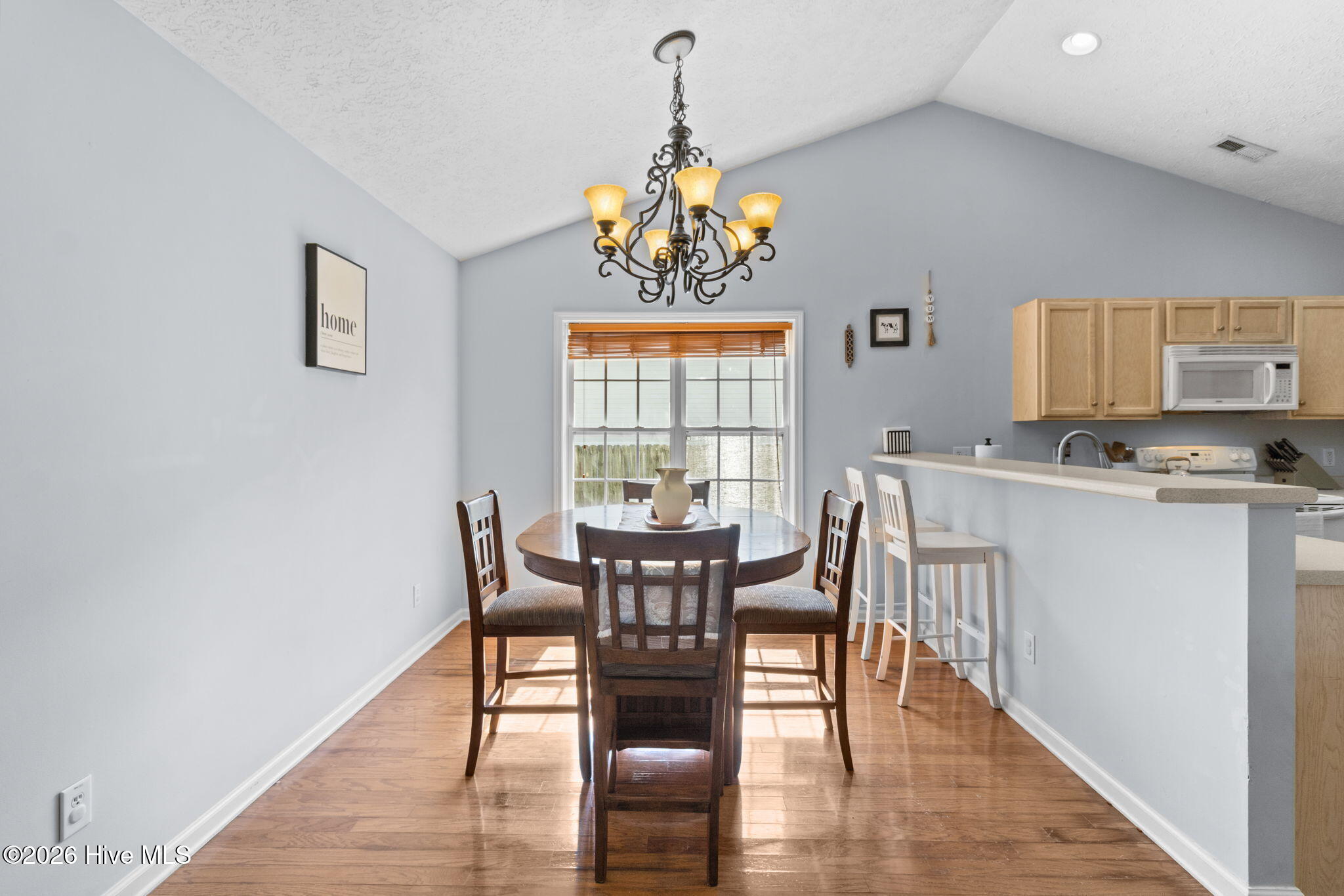 100561998 | Photo 13