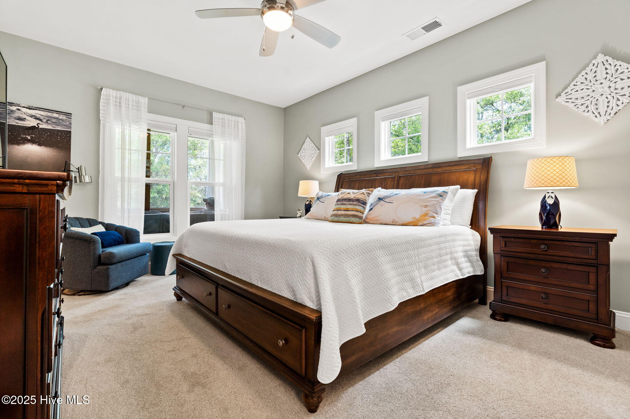 100566861 | Photo 23