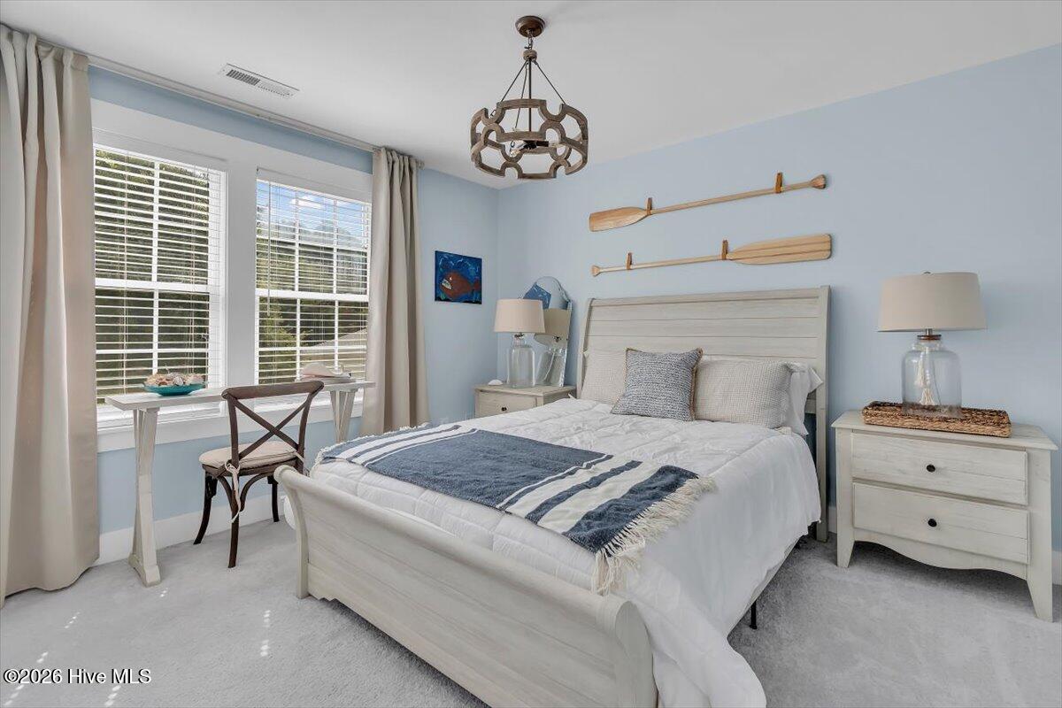 100553407 | Photo 32