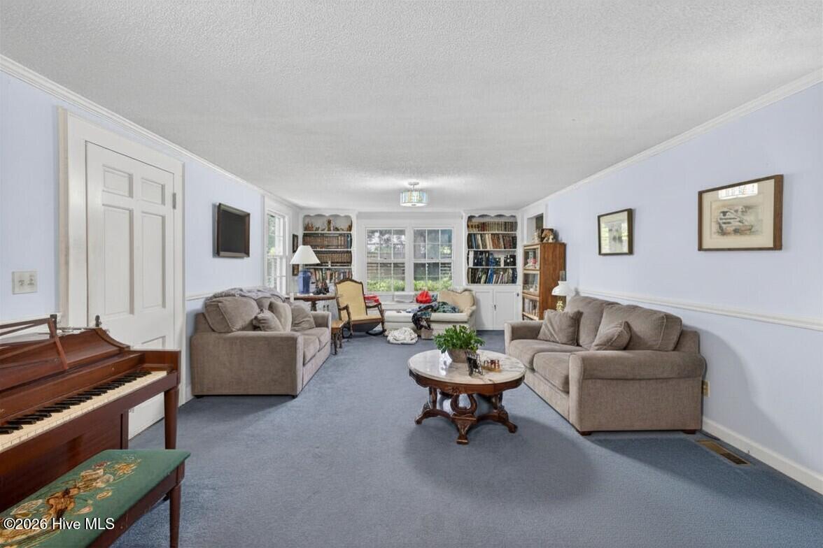 100569316 | Photo 23