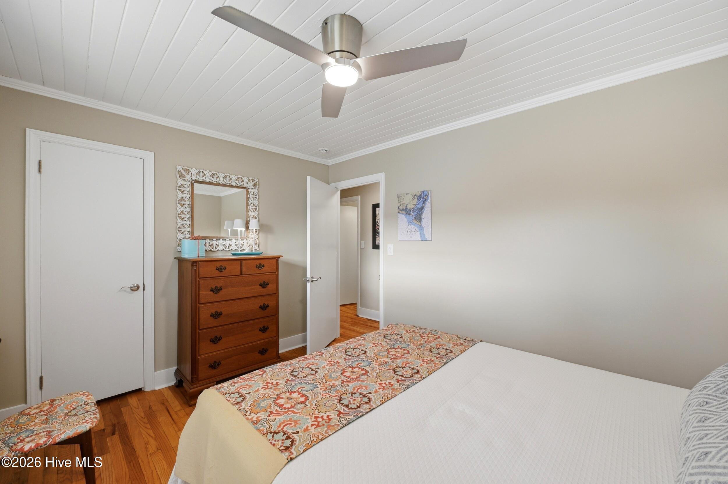 100570502 | Photo 26