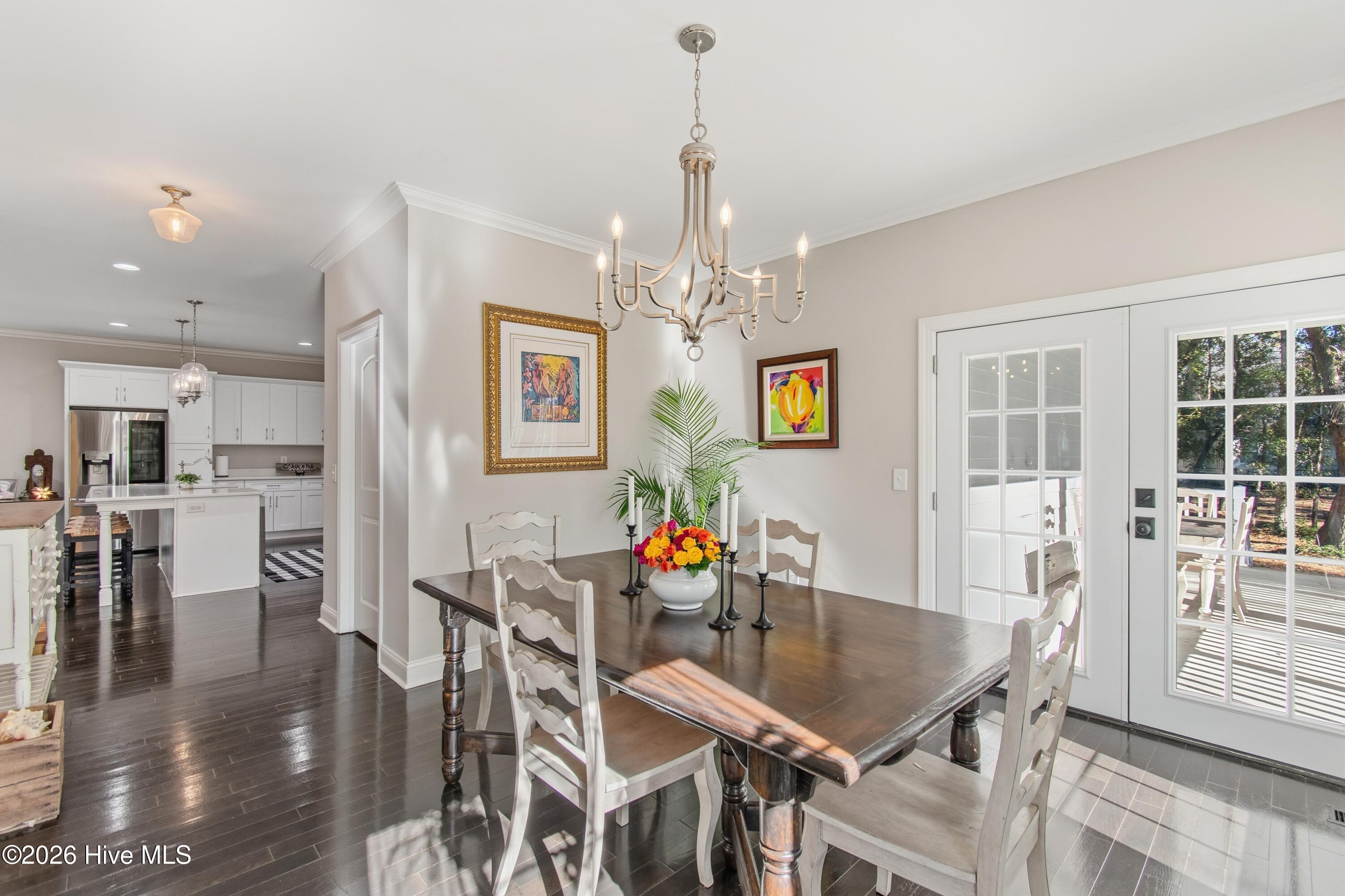 100550305 | Photo 10