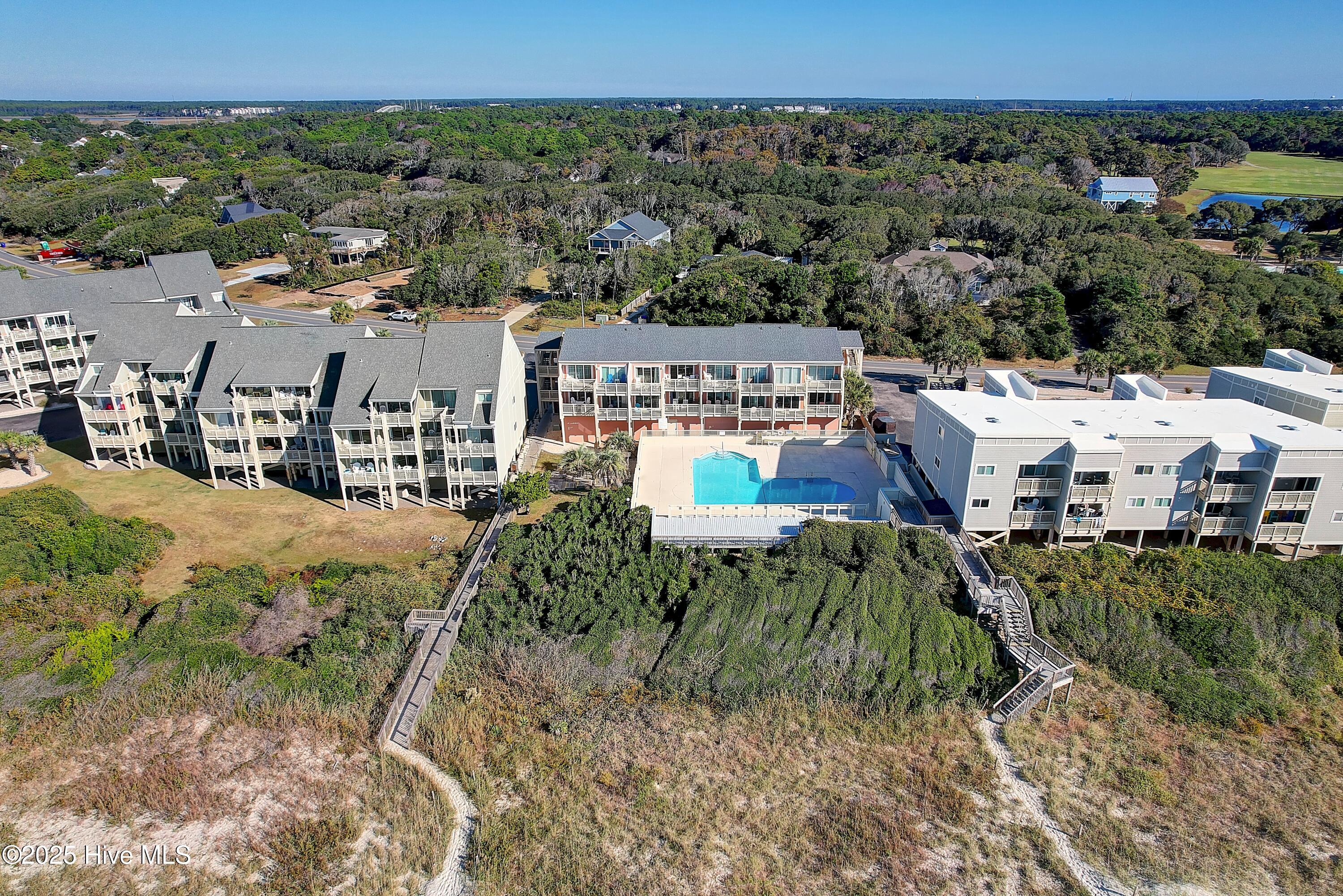 100533789 | Photo 31