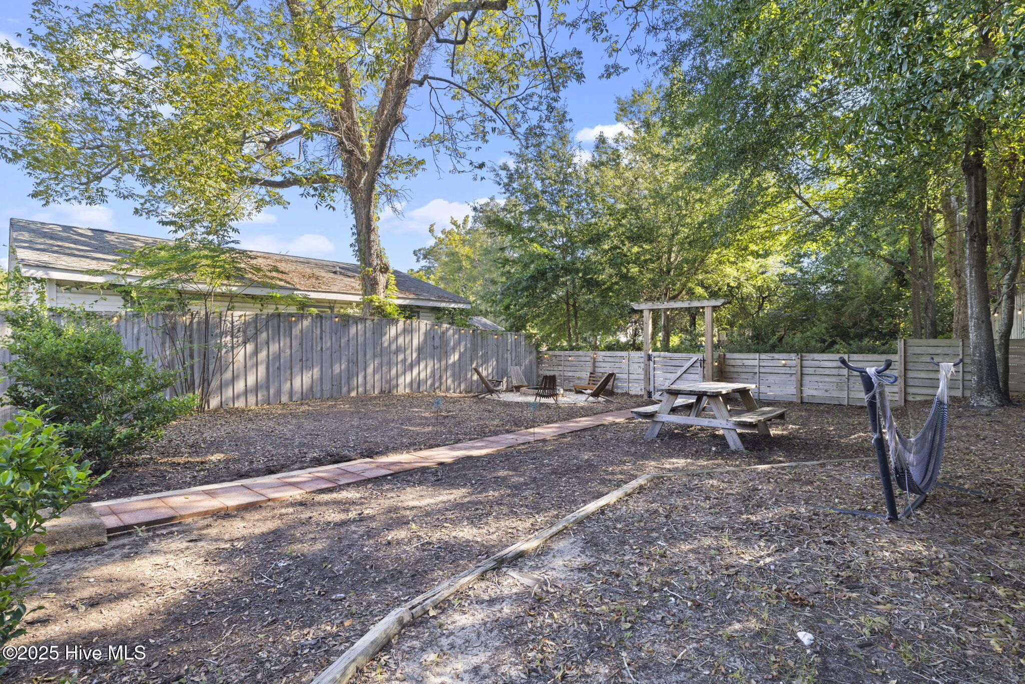 100531966 | Photo 38