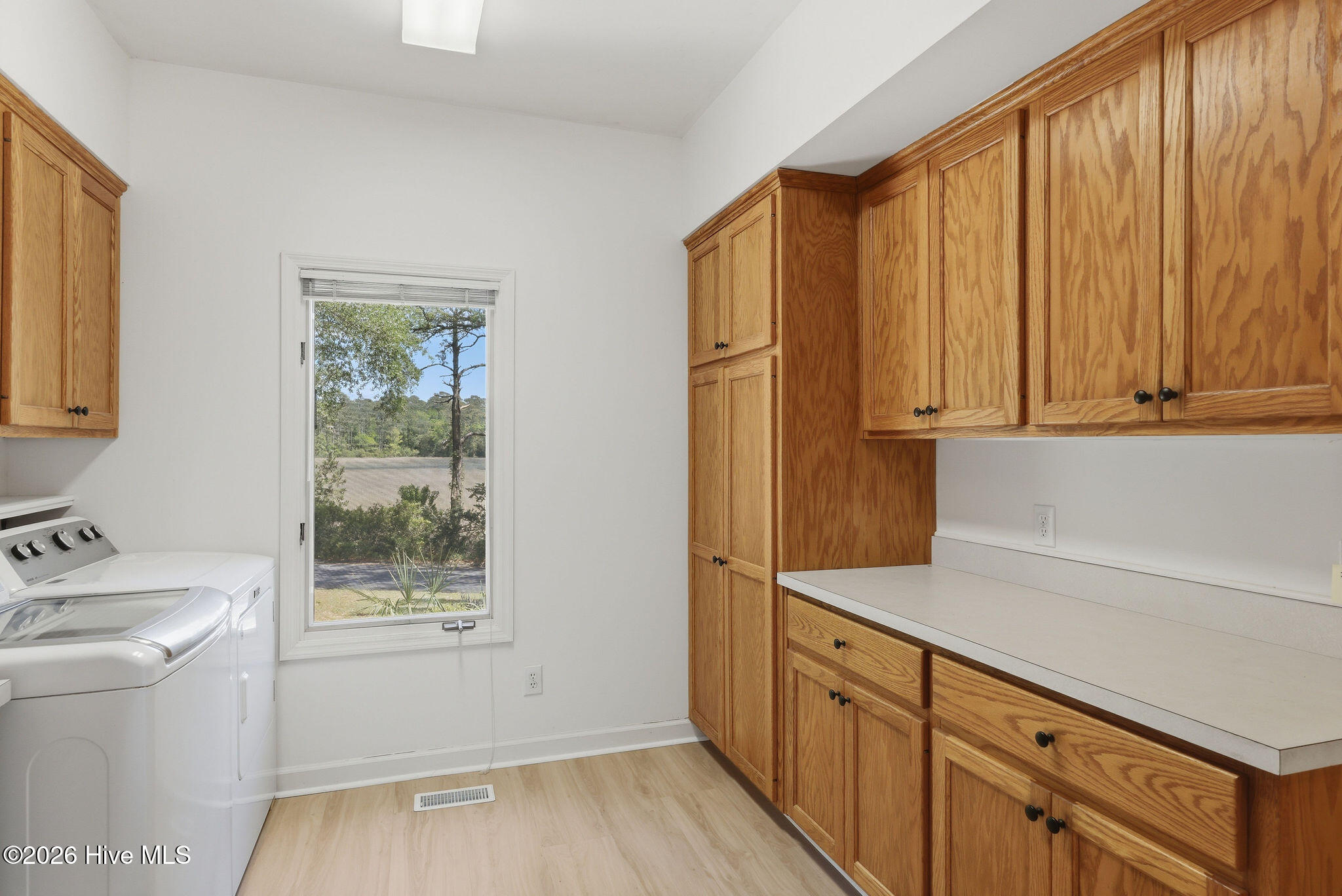 100570378 | Photo 40