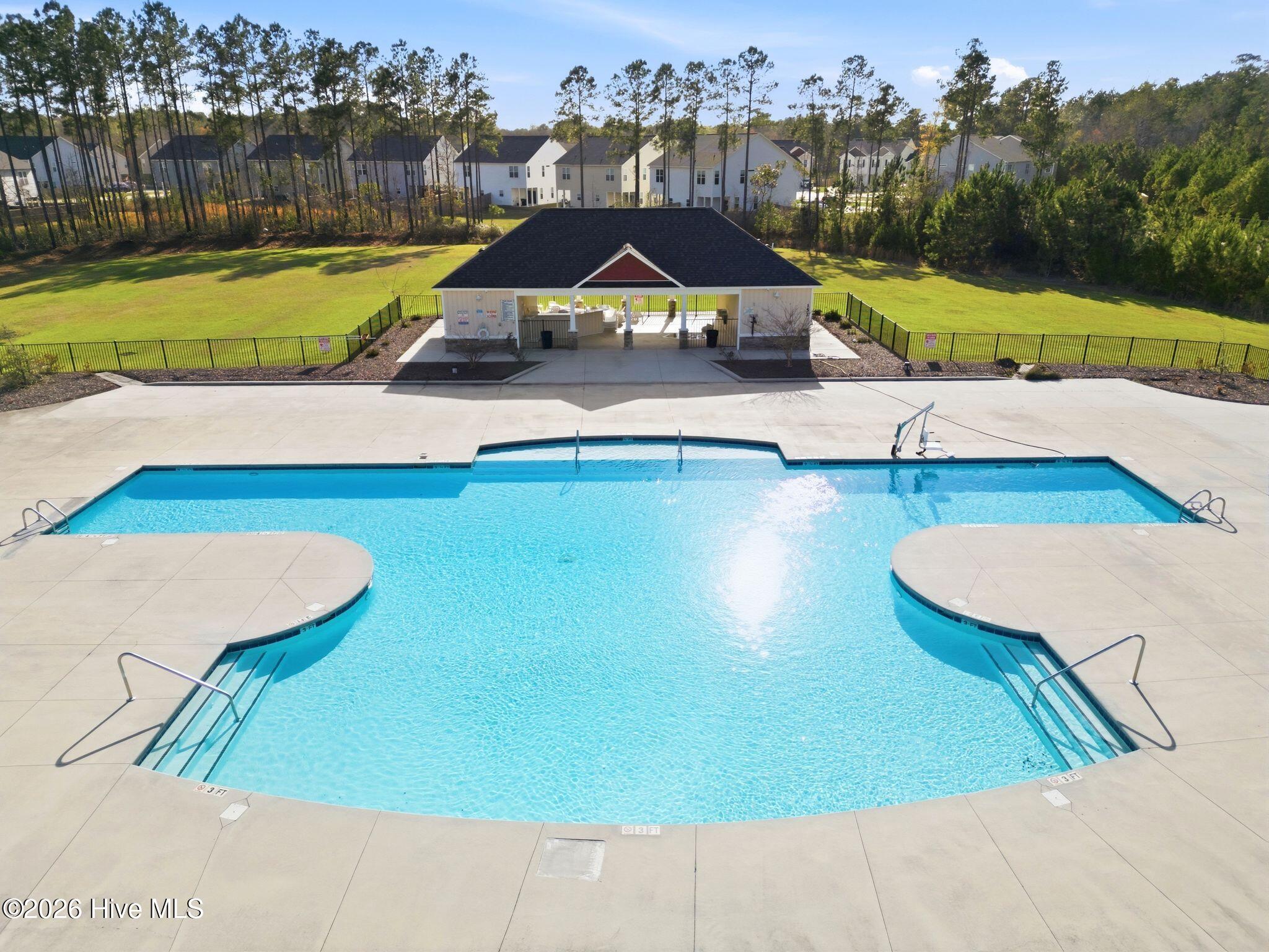 100558207 | Photo 45