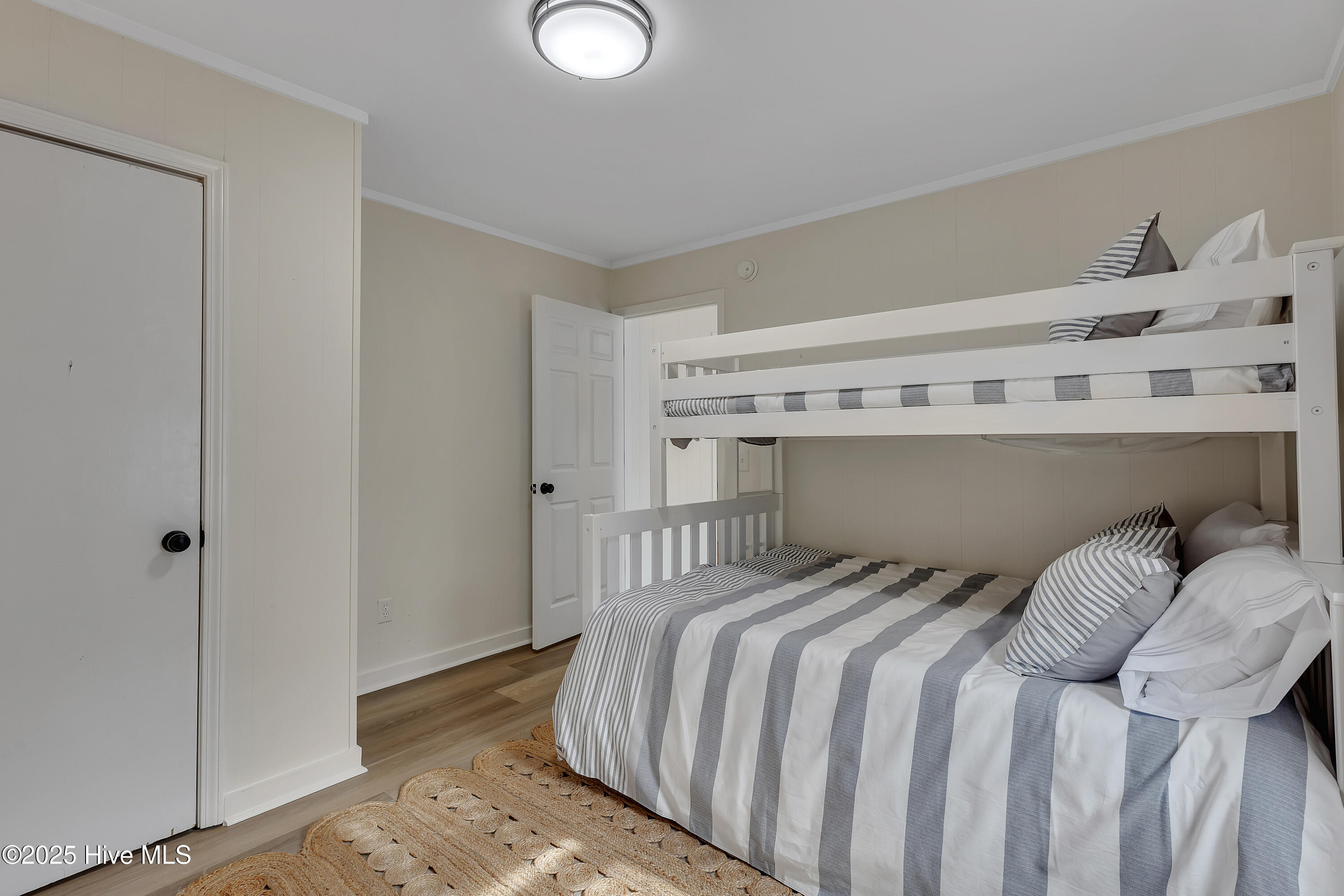 100540224 | Photo 22