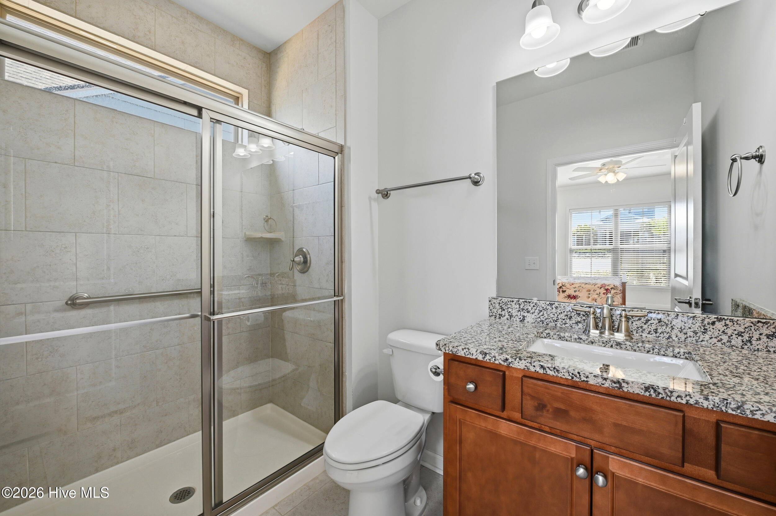 100565292 | Photo 29