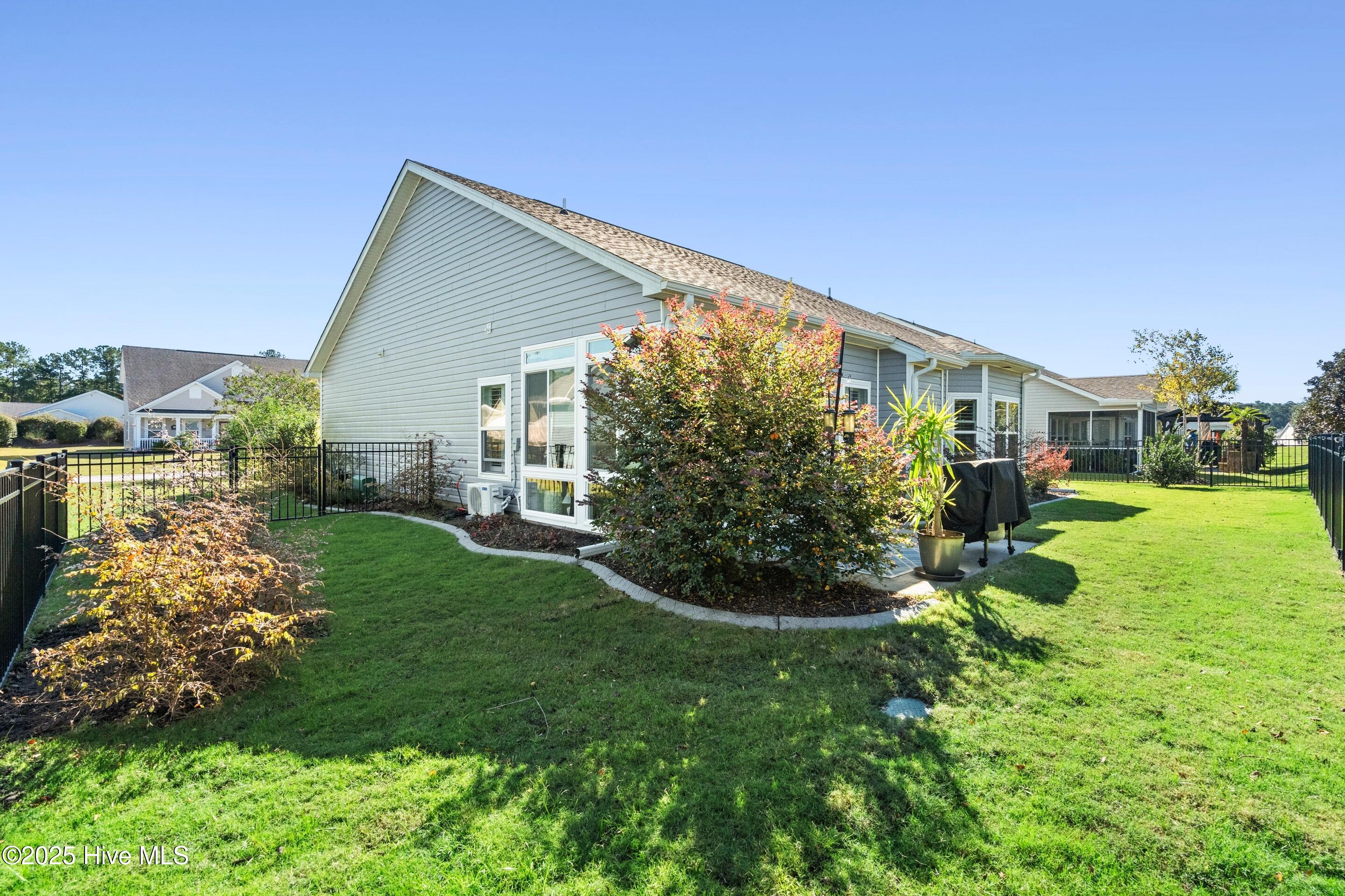 100537197 | Photo 42