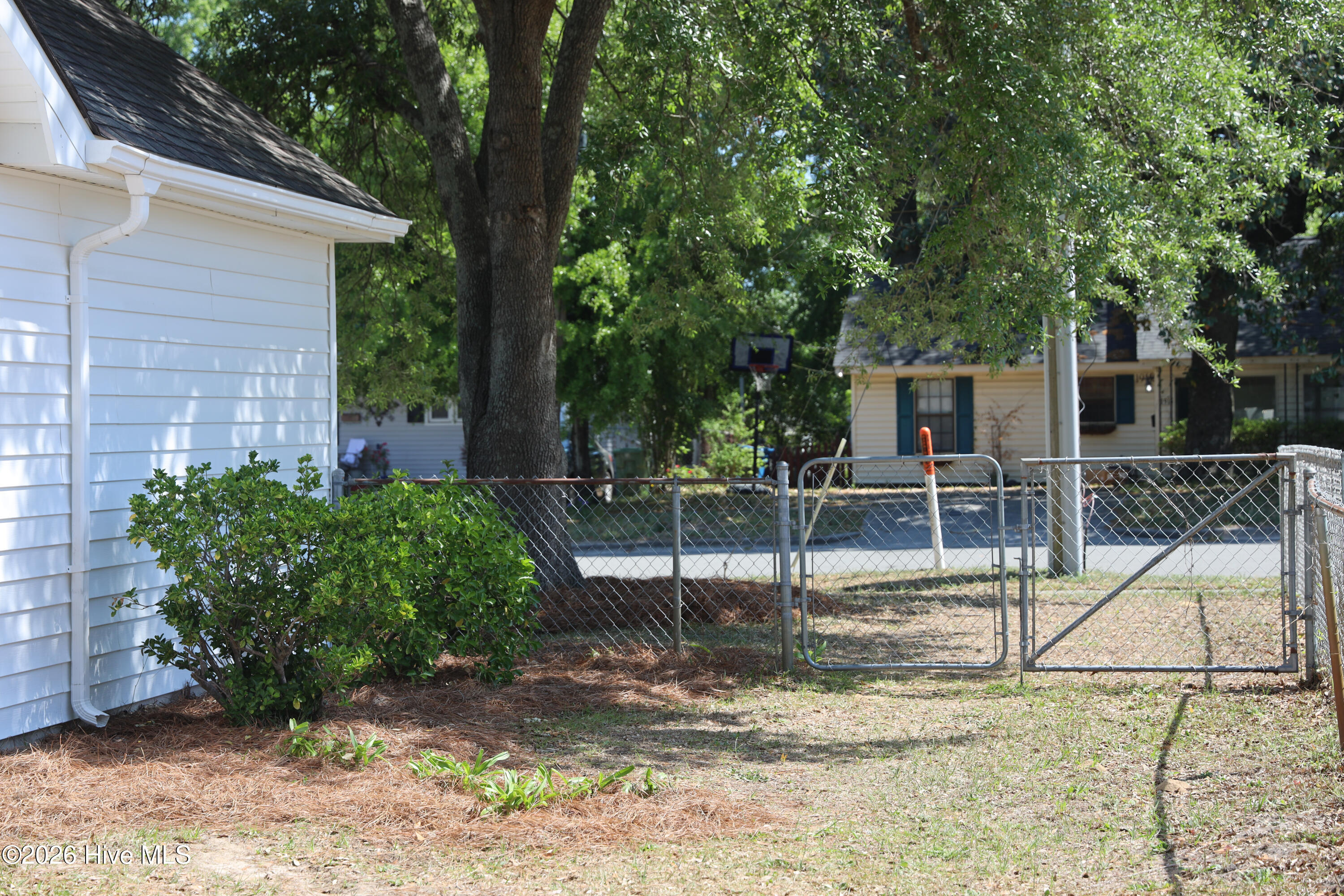 100568255 | Photo 69