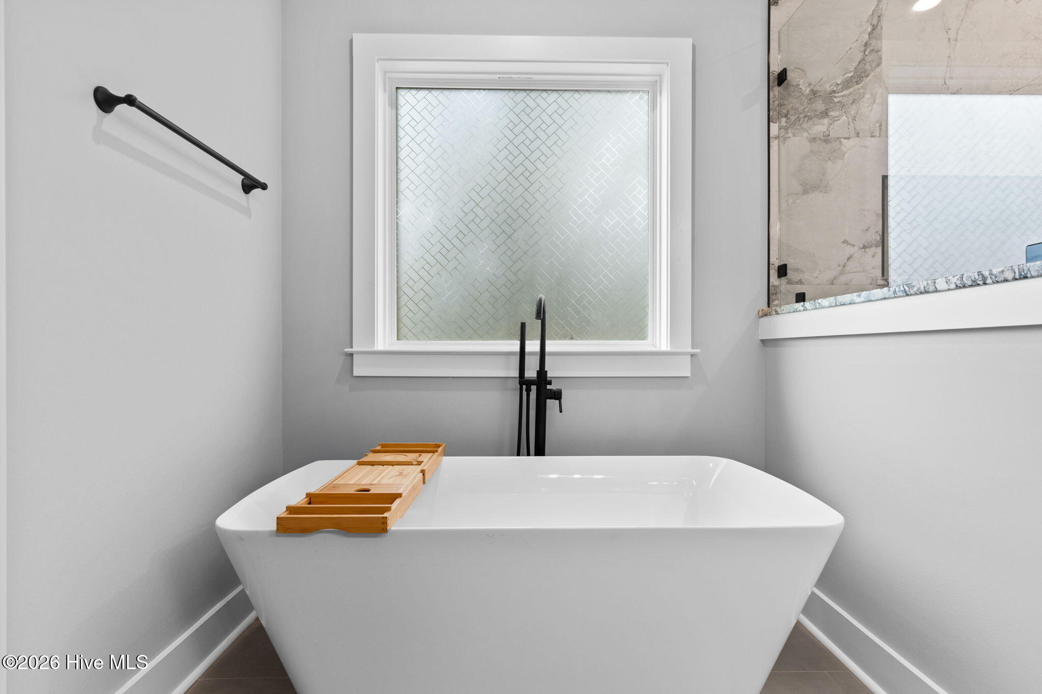 100557701 | Photo 27