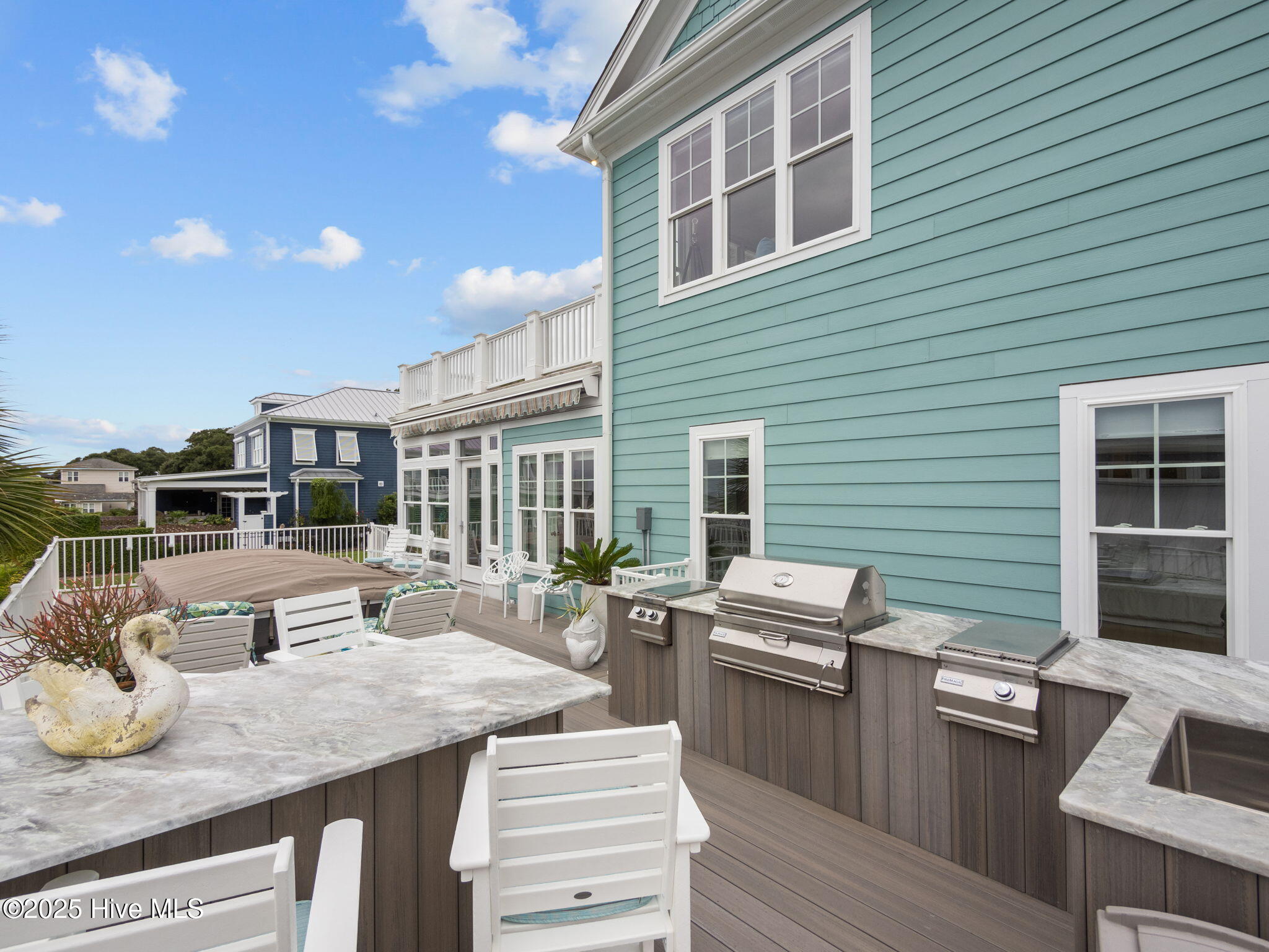 100552316 | Photo 21