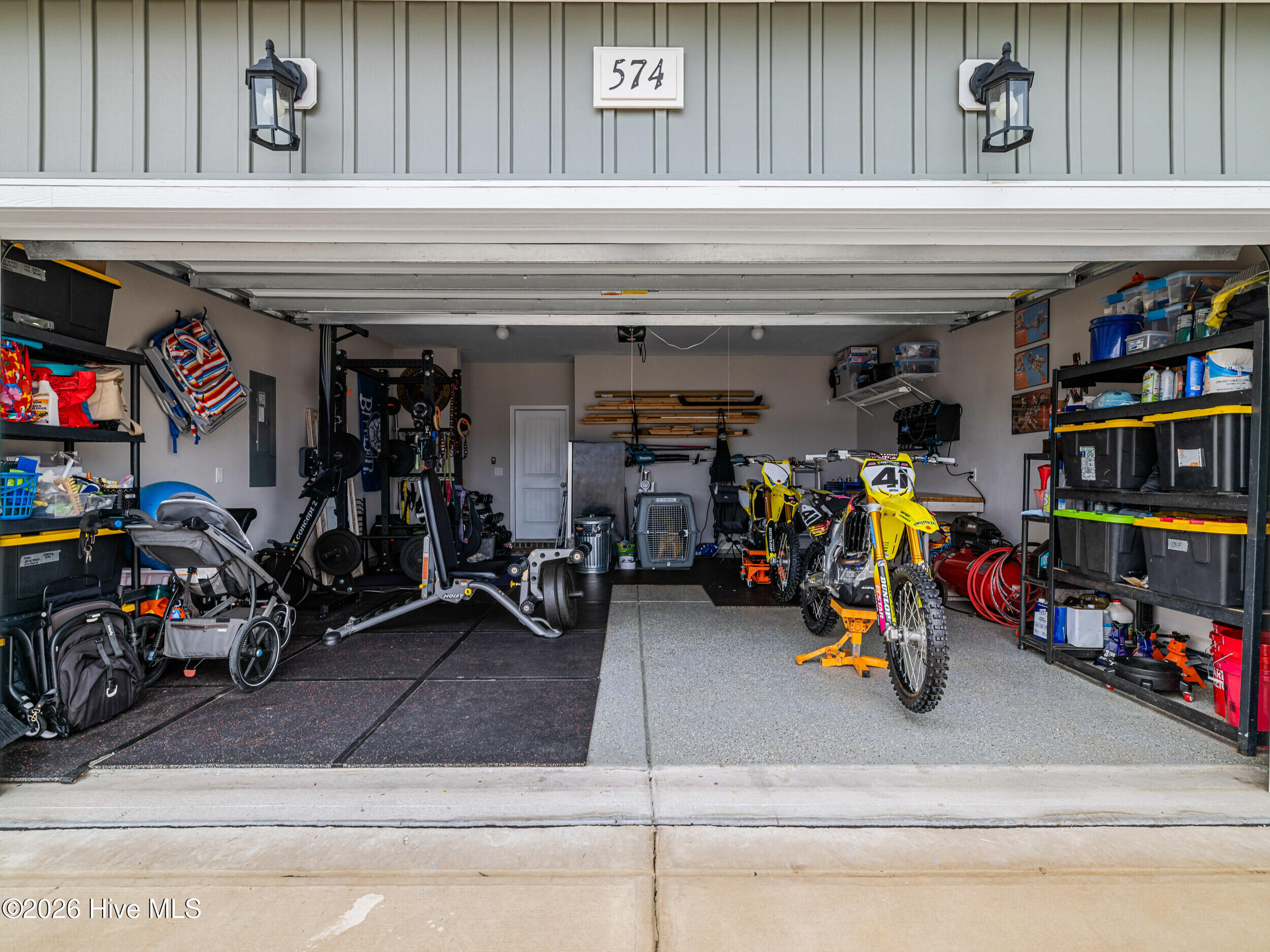 100558096 | Photo 54