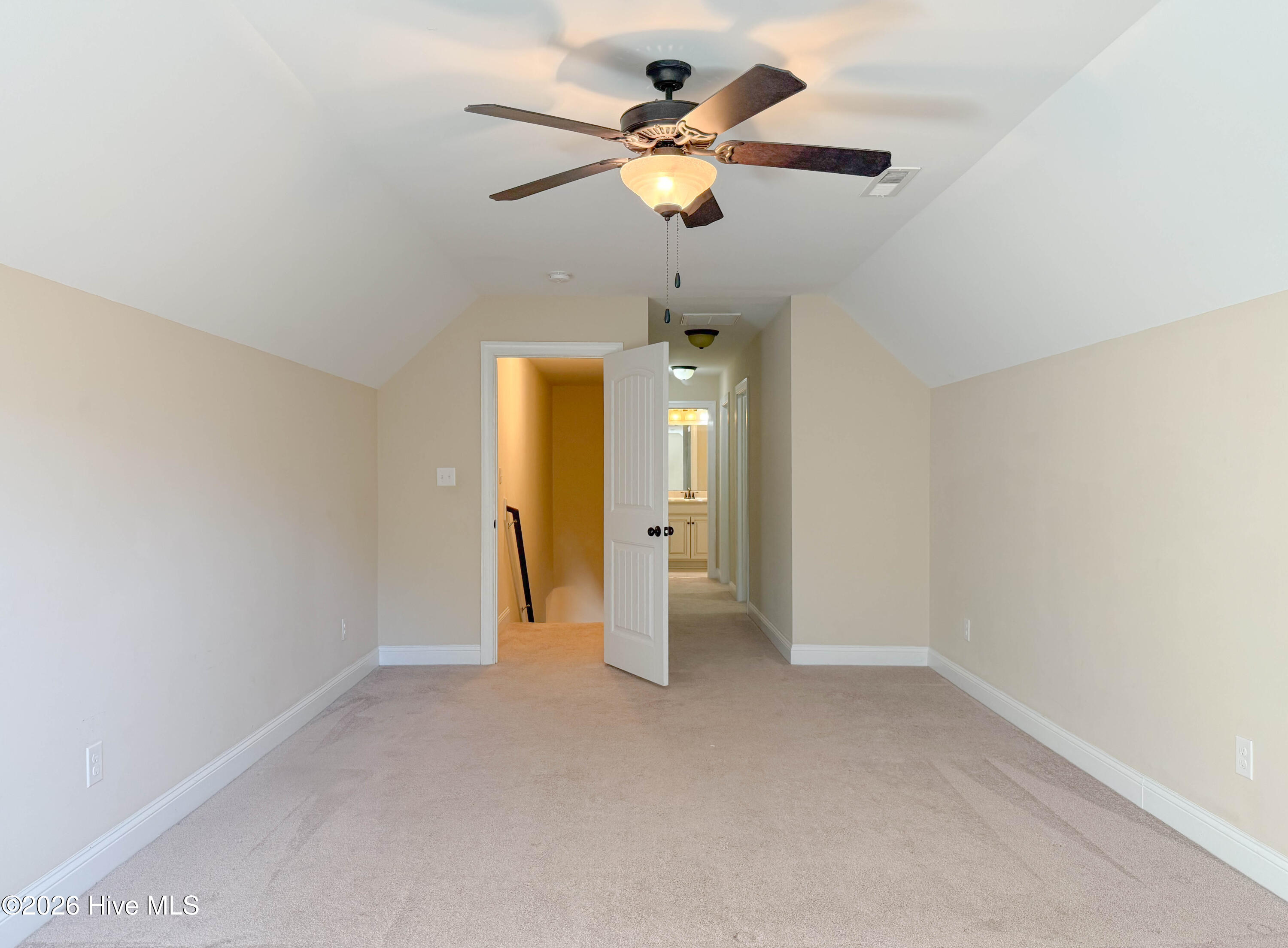 100564868 | Photo 47