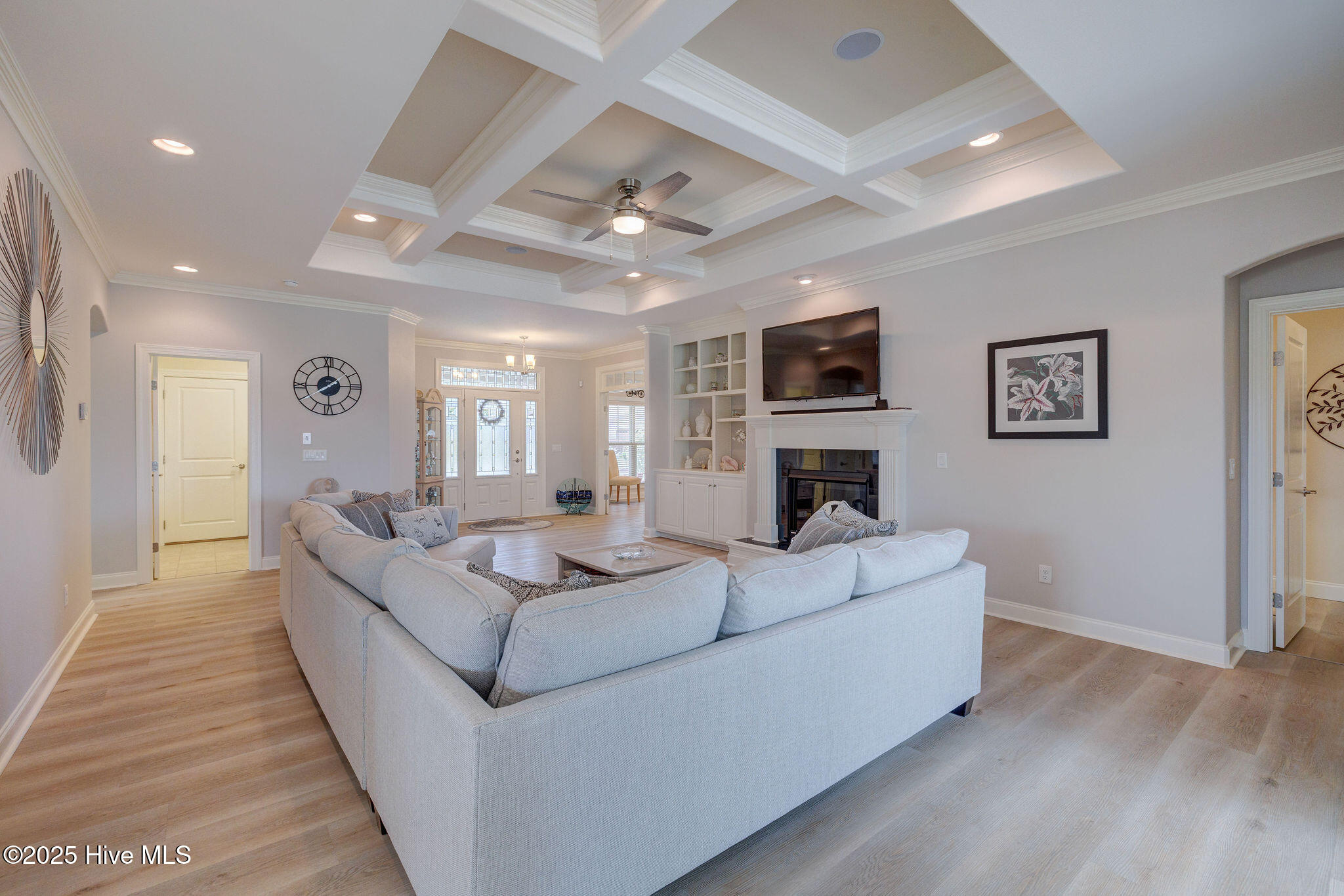 100549436 | Photo 16