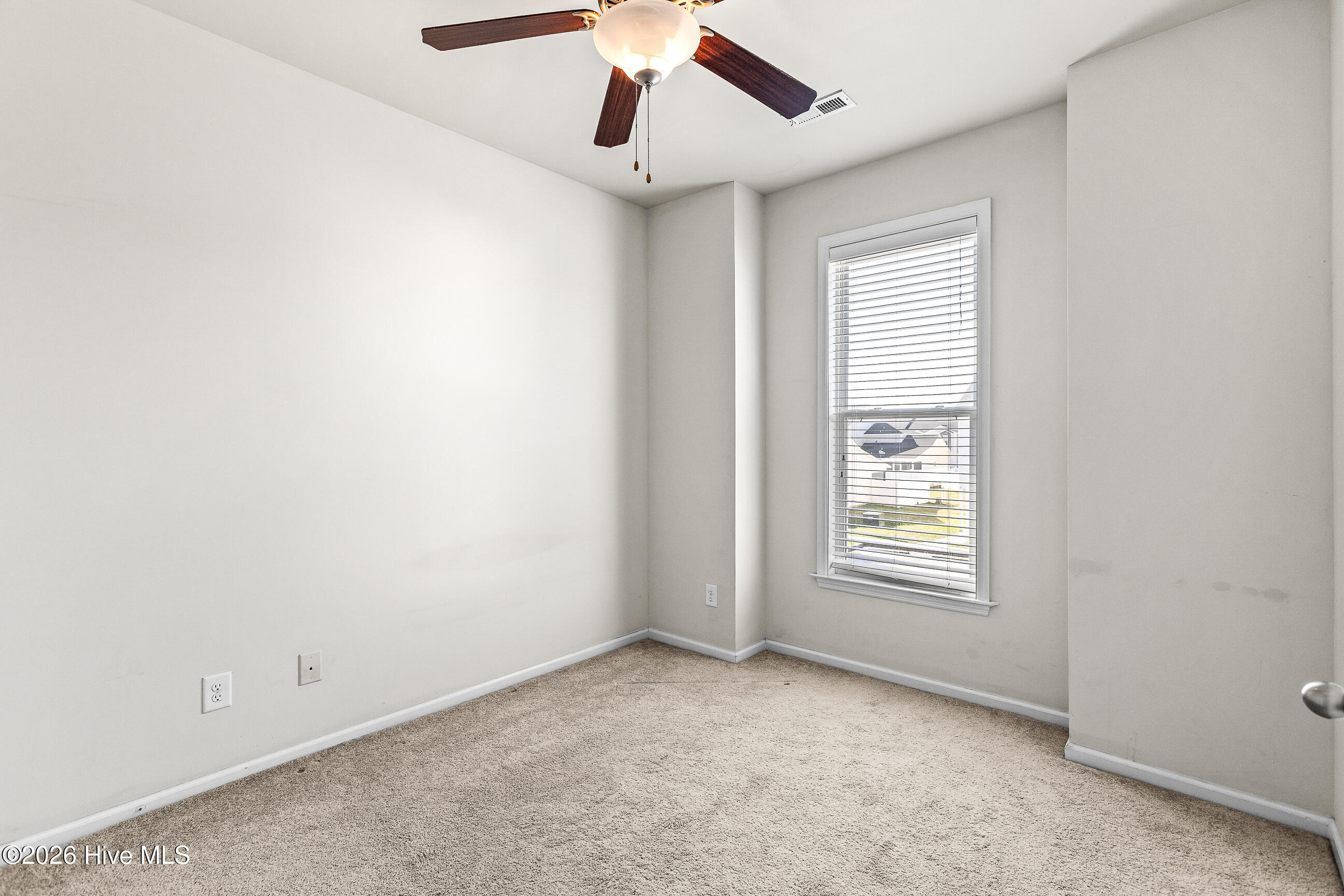 100561712 | Photo 18